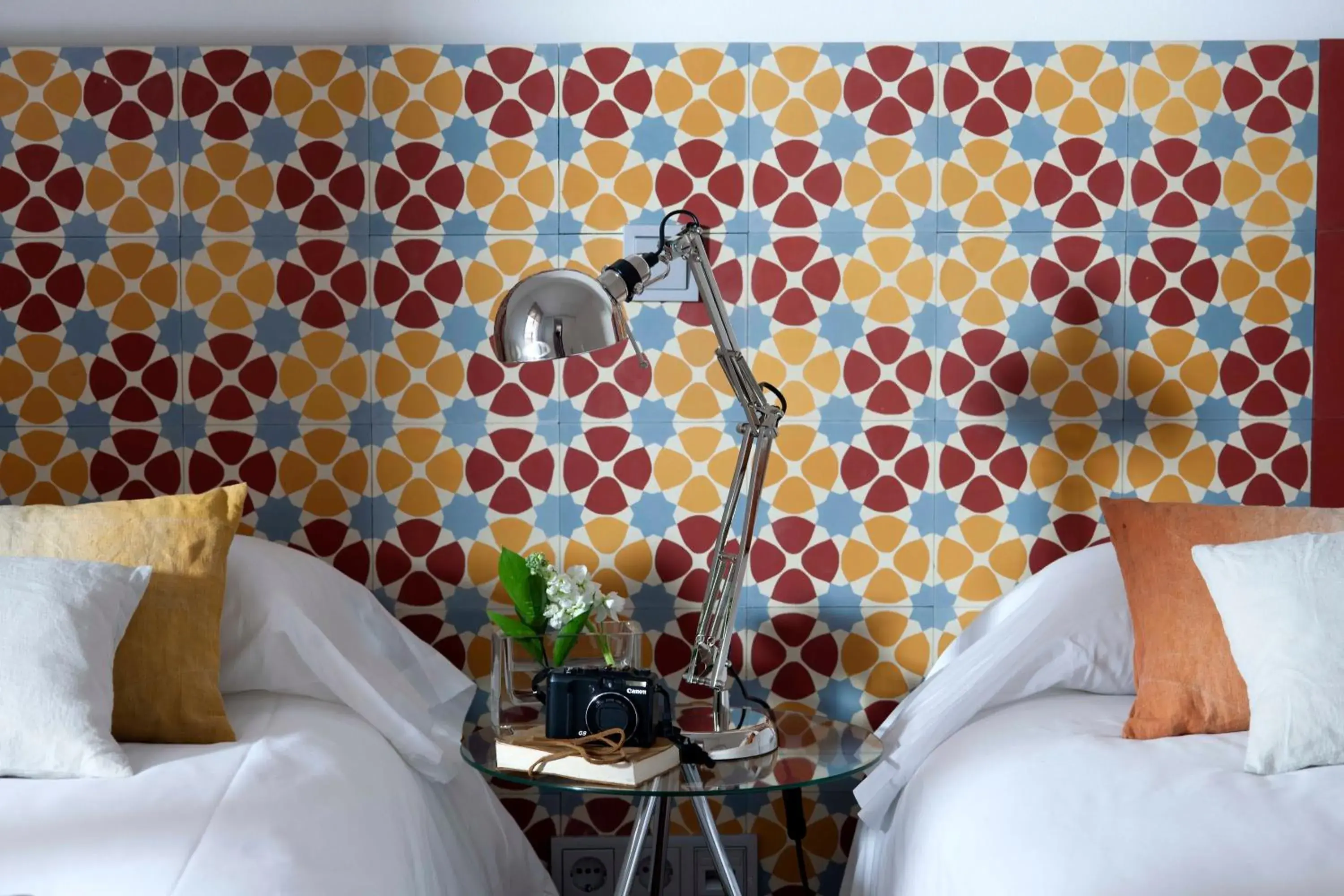 Decorative detail, Bed in Eric Vökel Boutique Apartments - Madrid Suites