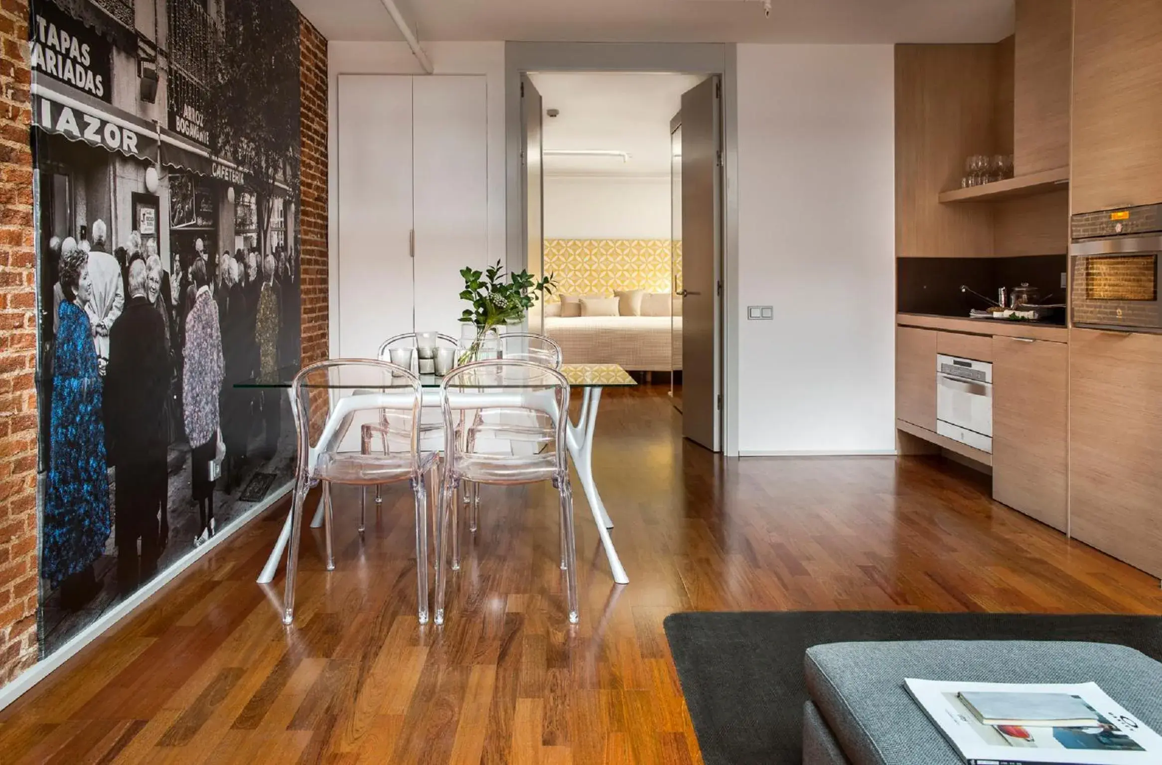 Kitchen or kitchenette, Dining Area in Eric Vökel Boutique Apartments - Madrid Suites
