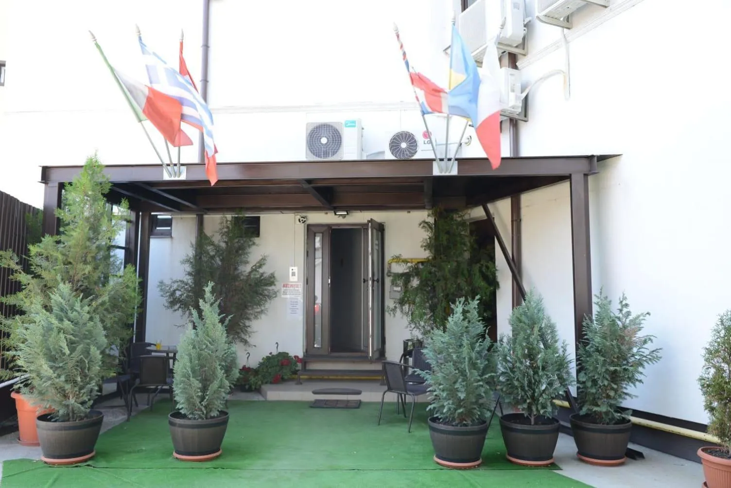 Balcony/Terrace in Corner Center Rental