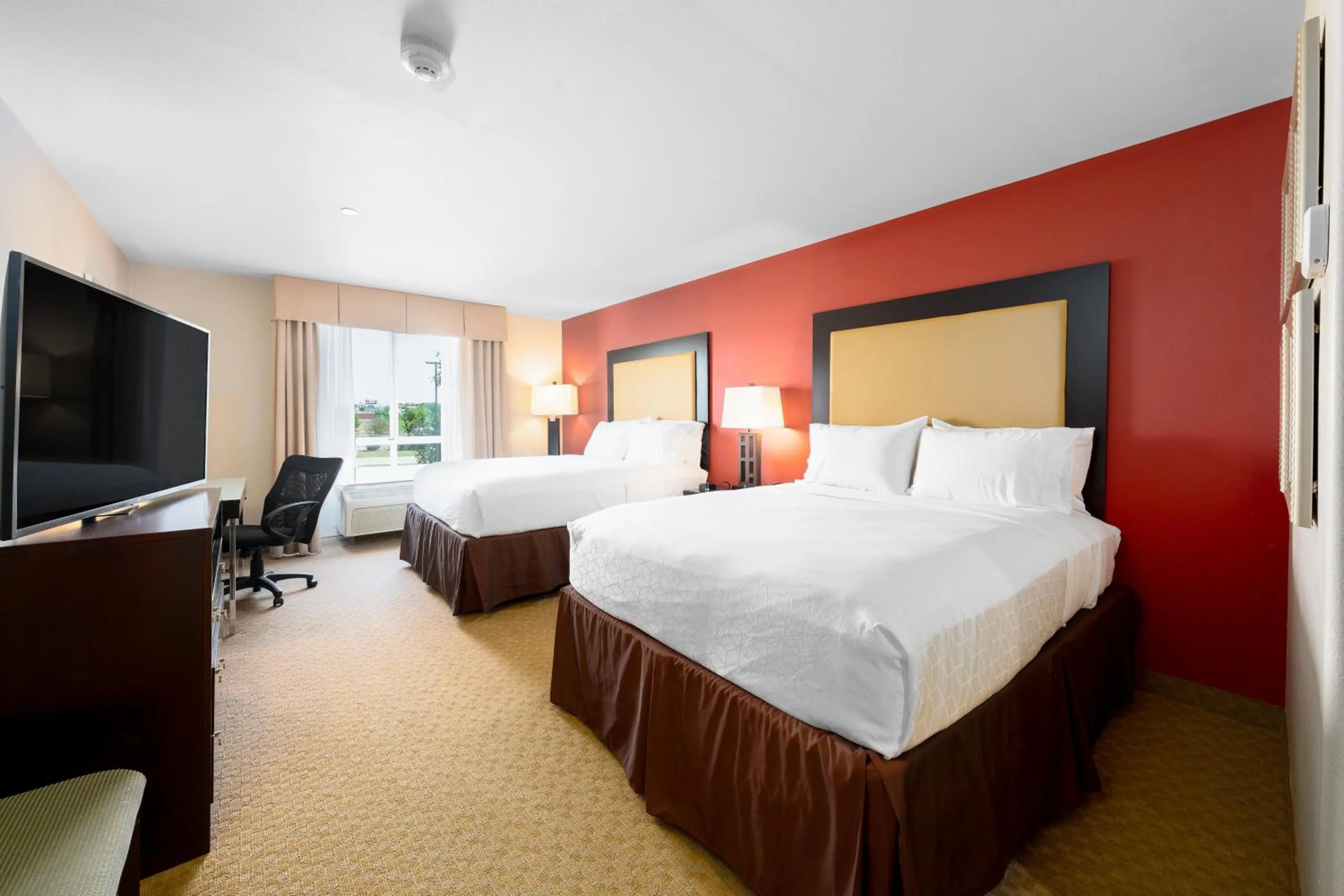 Photo of the whole room, Bed in Holiday Inn Temple - Belton by IHG