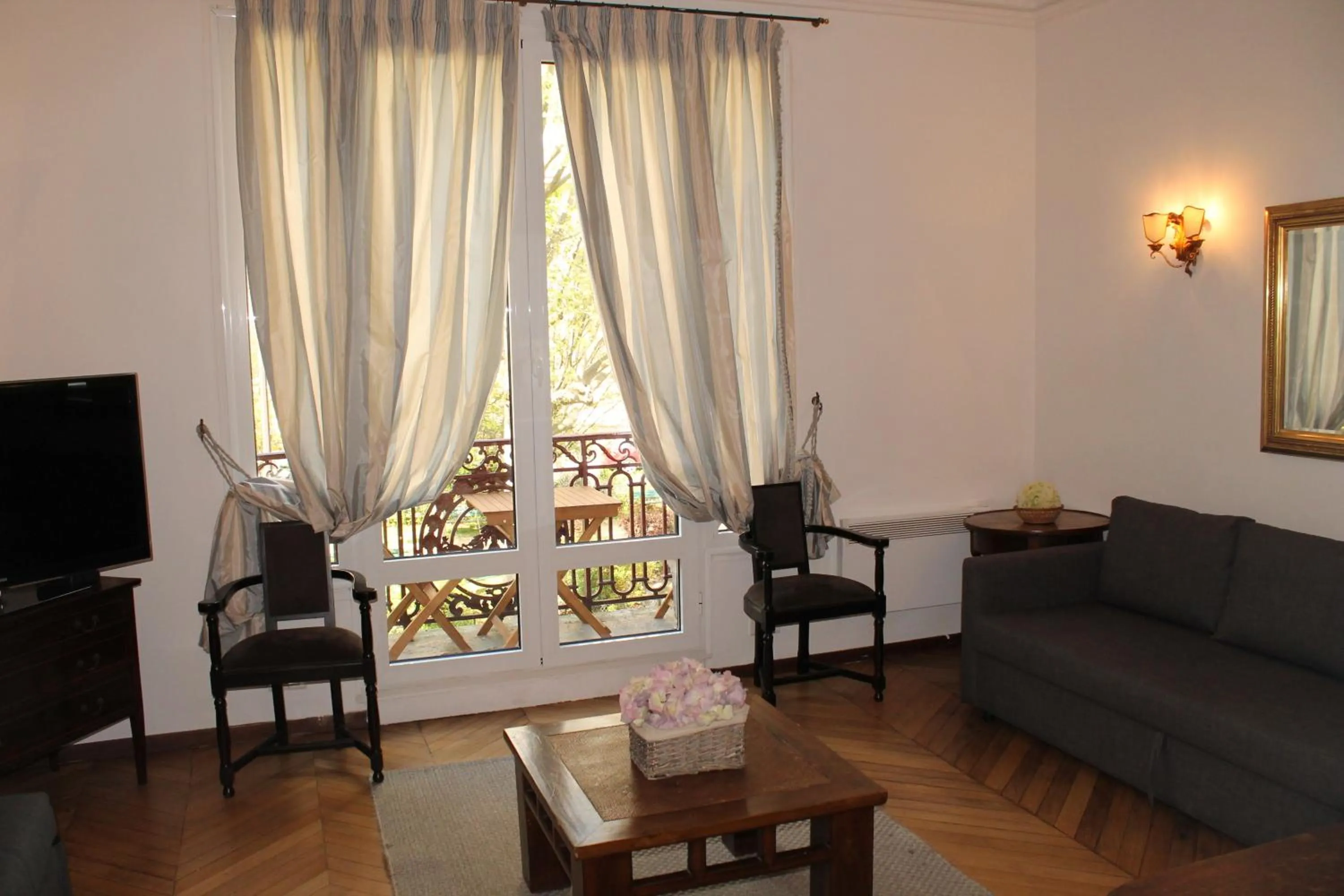 Property building in Mithouard Apartments