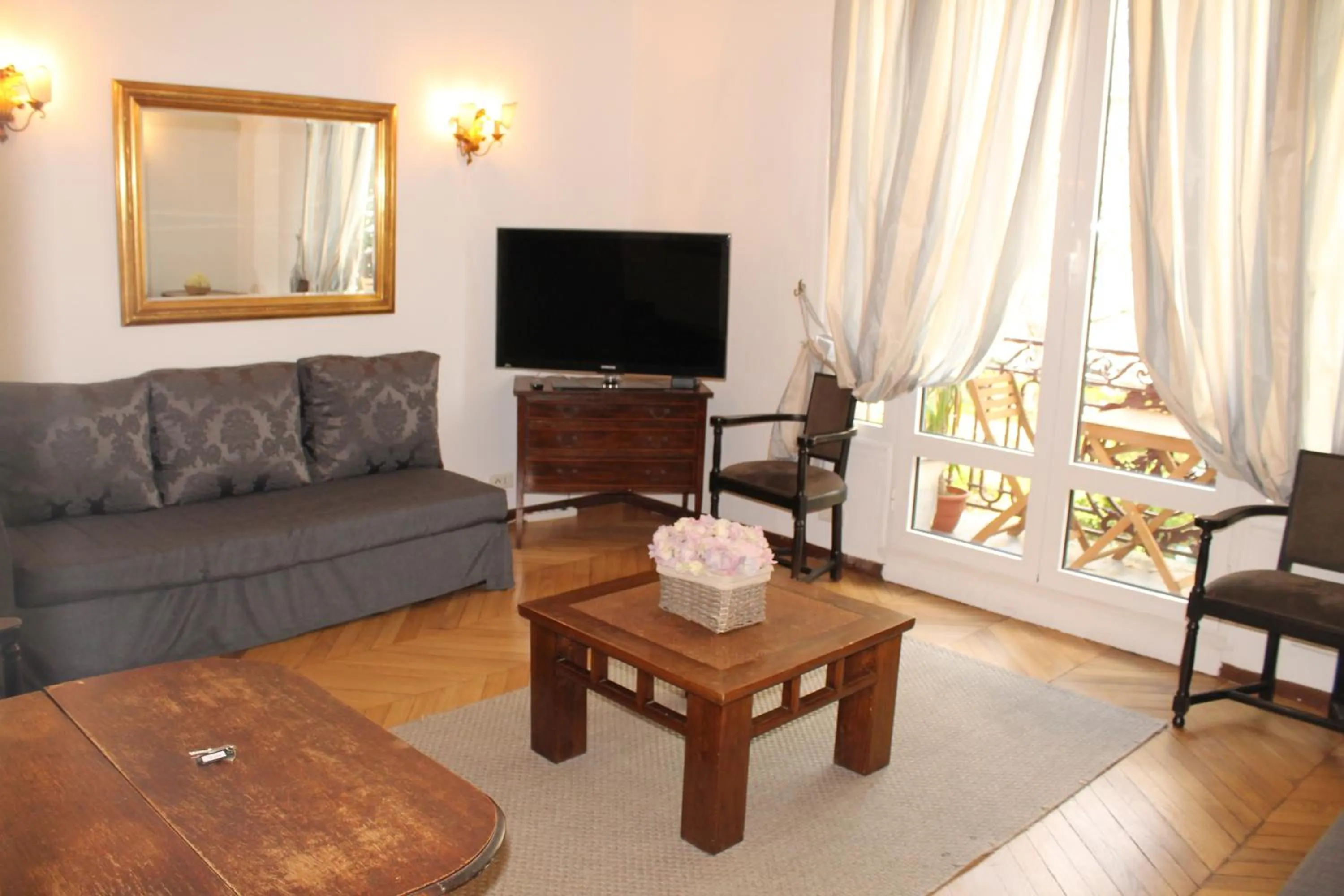 Mithouard Apartments