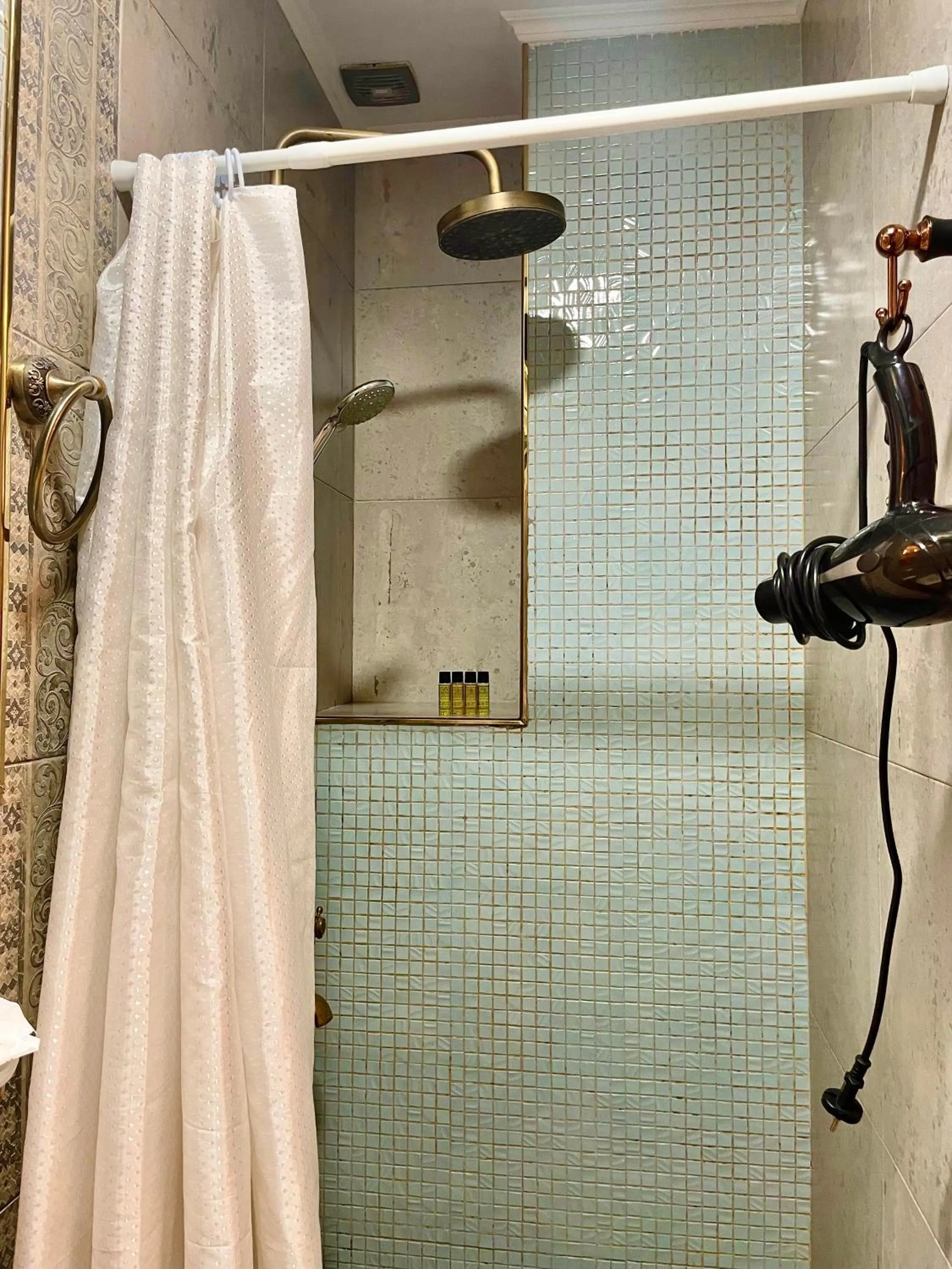 Bathroom in Silver 34 Boutique