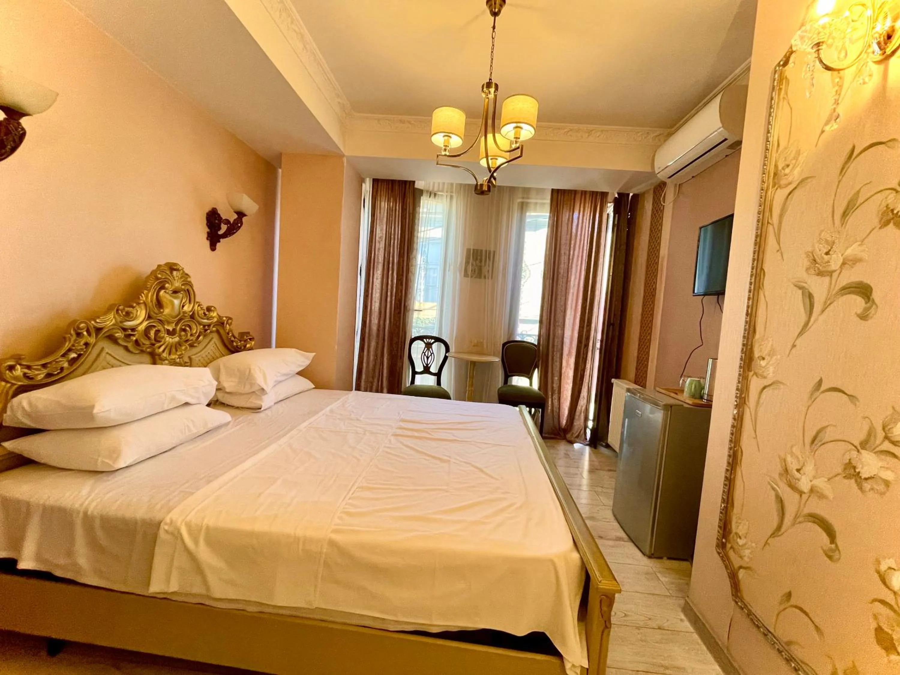 Bed in Silver 34 Boutique