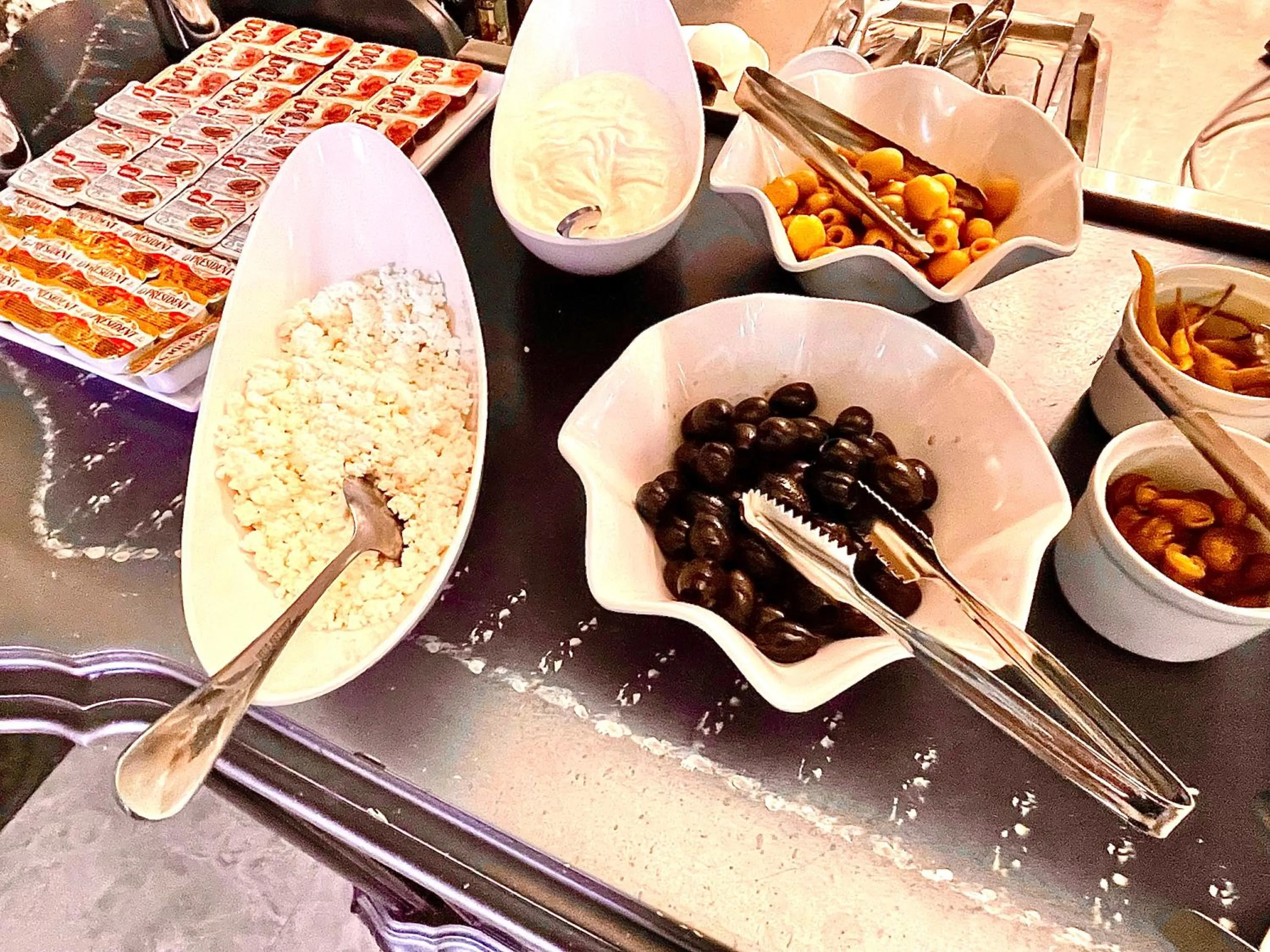 Buffet breakfast in Silver 34 Boutique