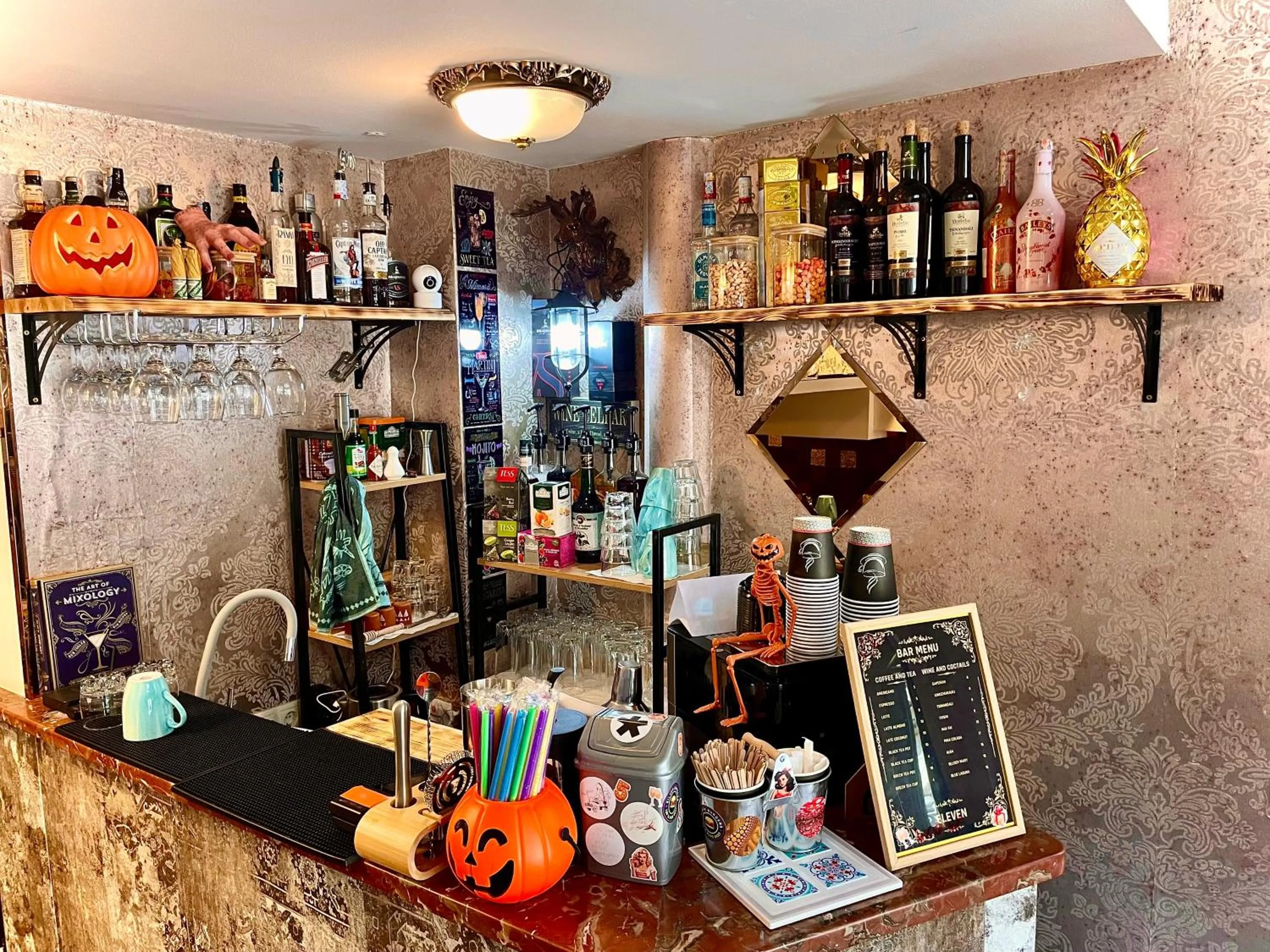 Lounge or bar in Silver 34 Boutique