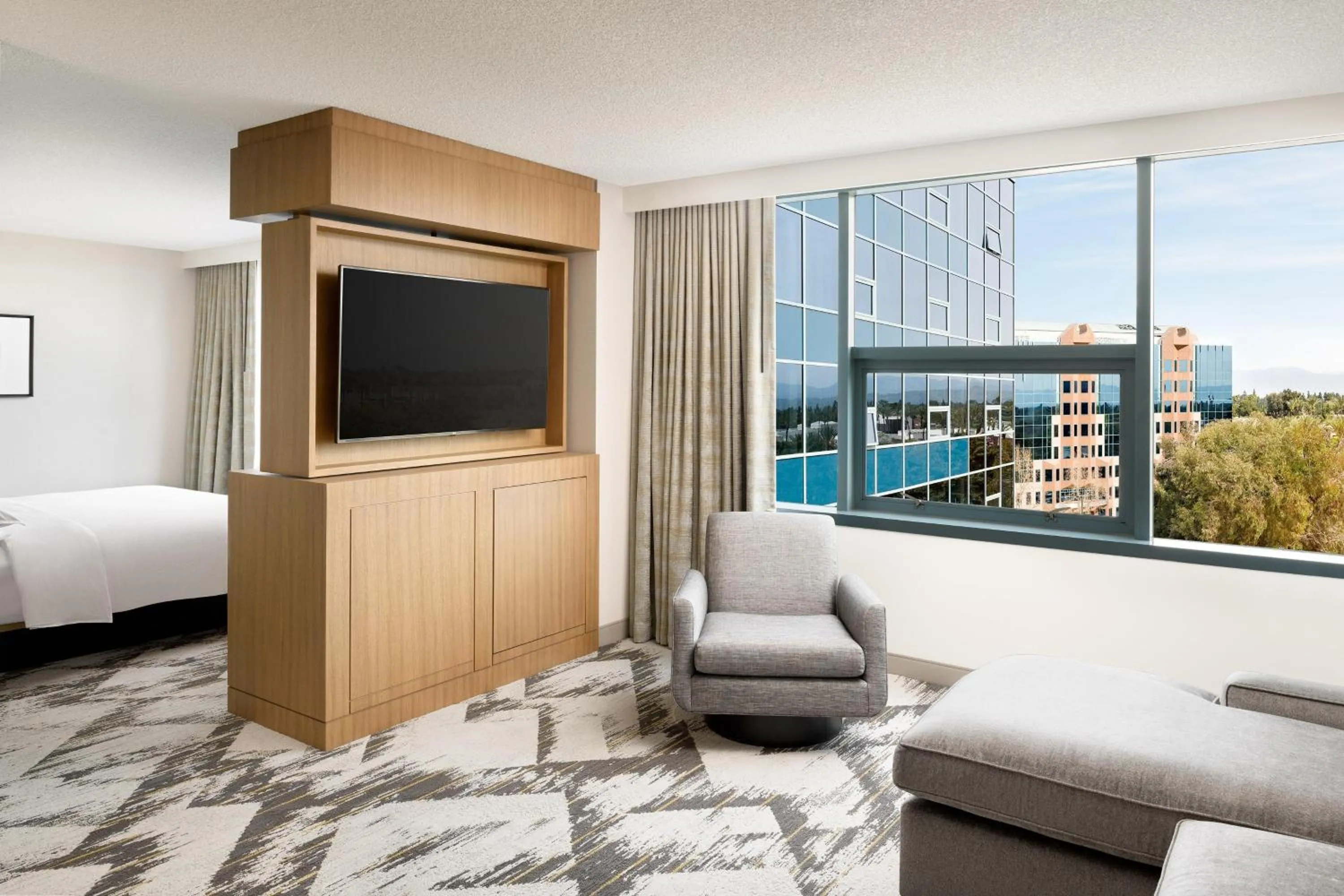 Photo of the whole room, Bed in Sheraton Cerritos