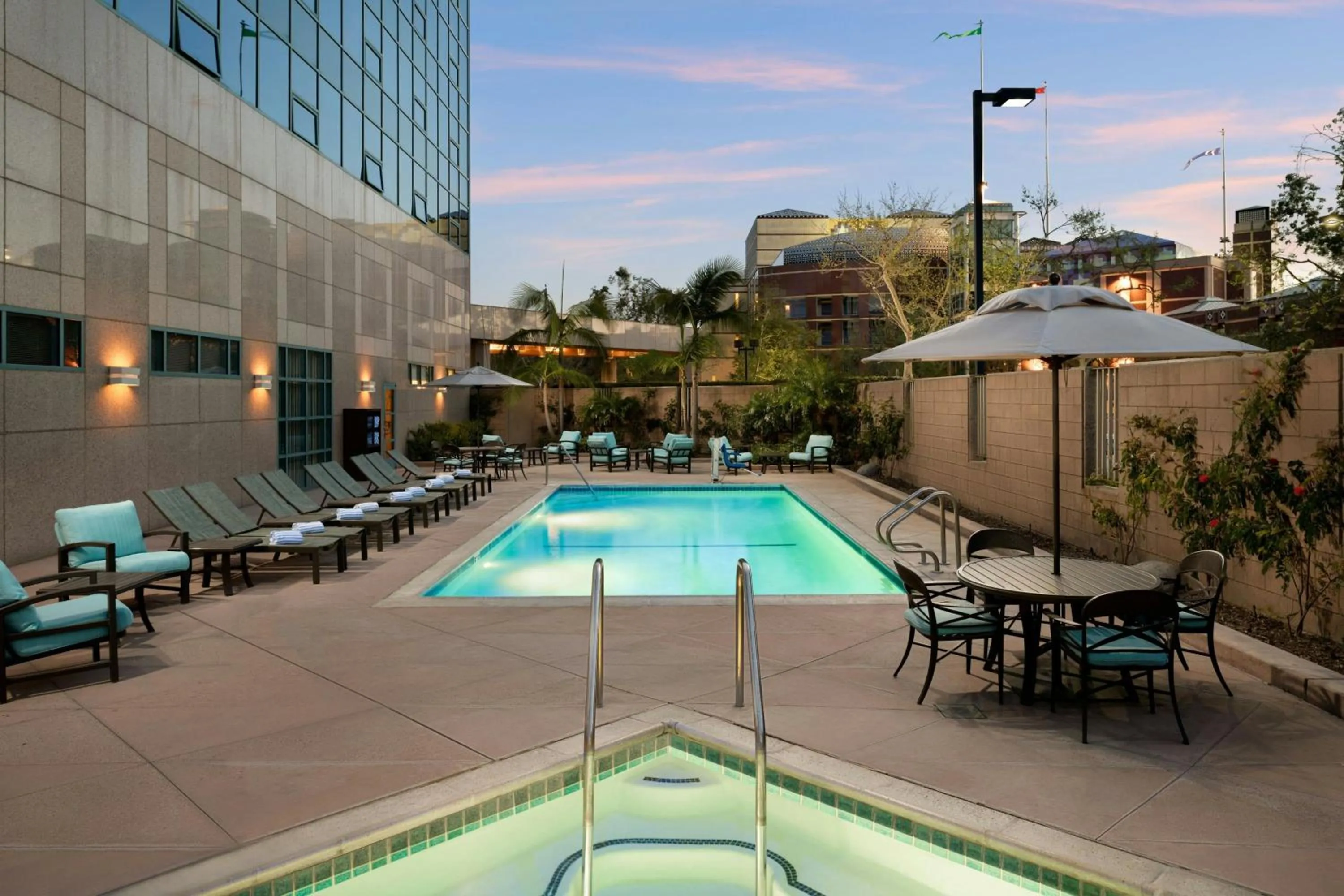 Swimming pool in Sheraton Cerritos