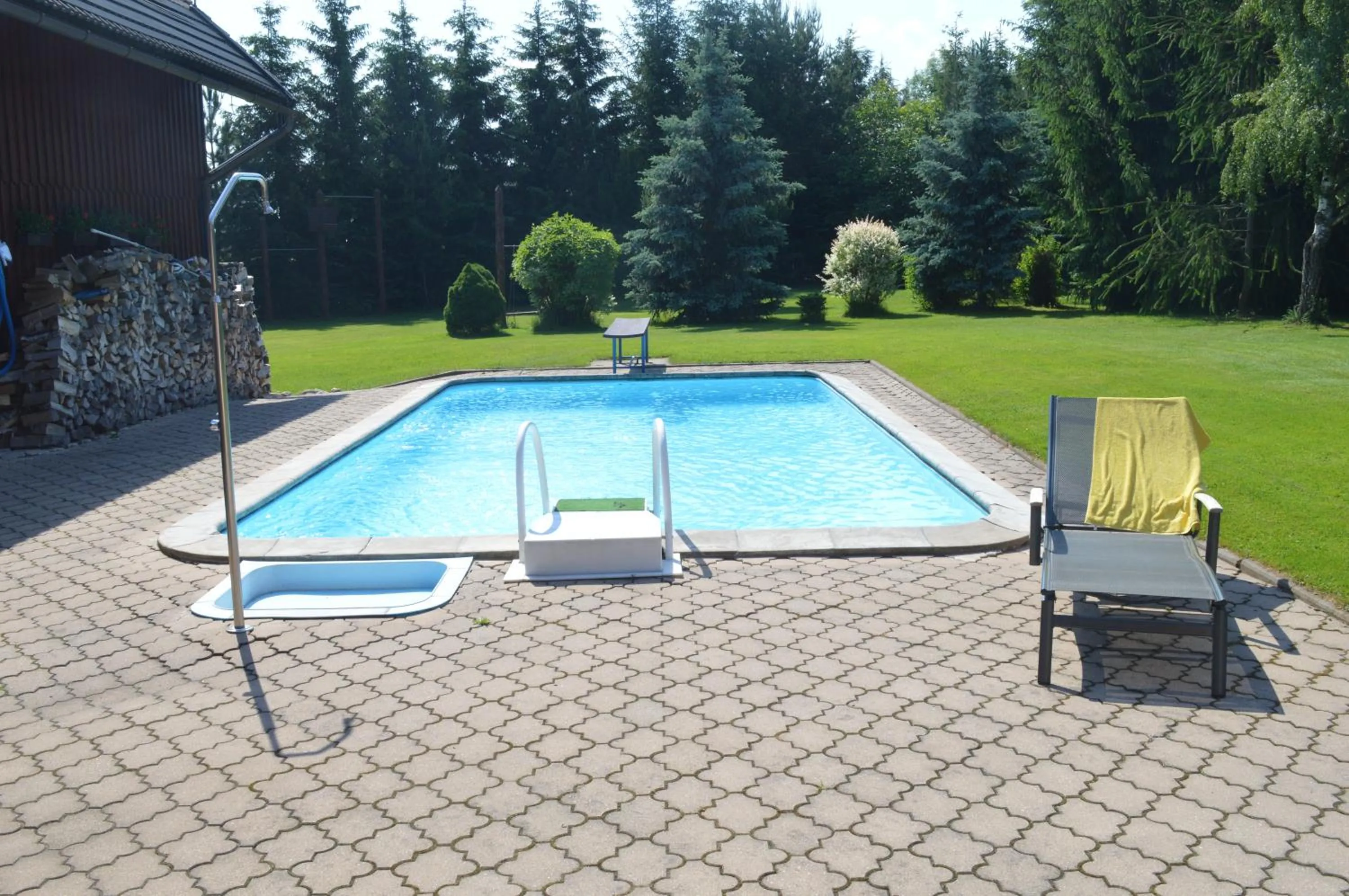 Swimming pool in Penzion 409