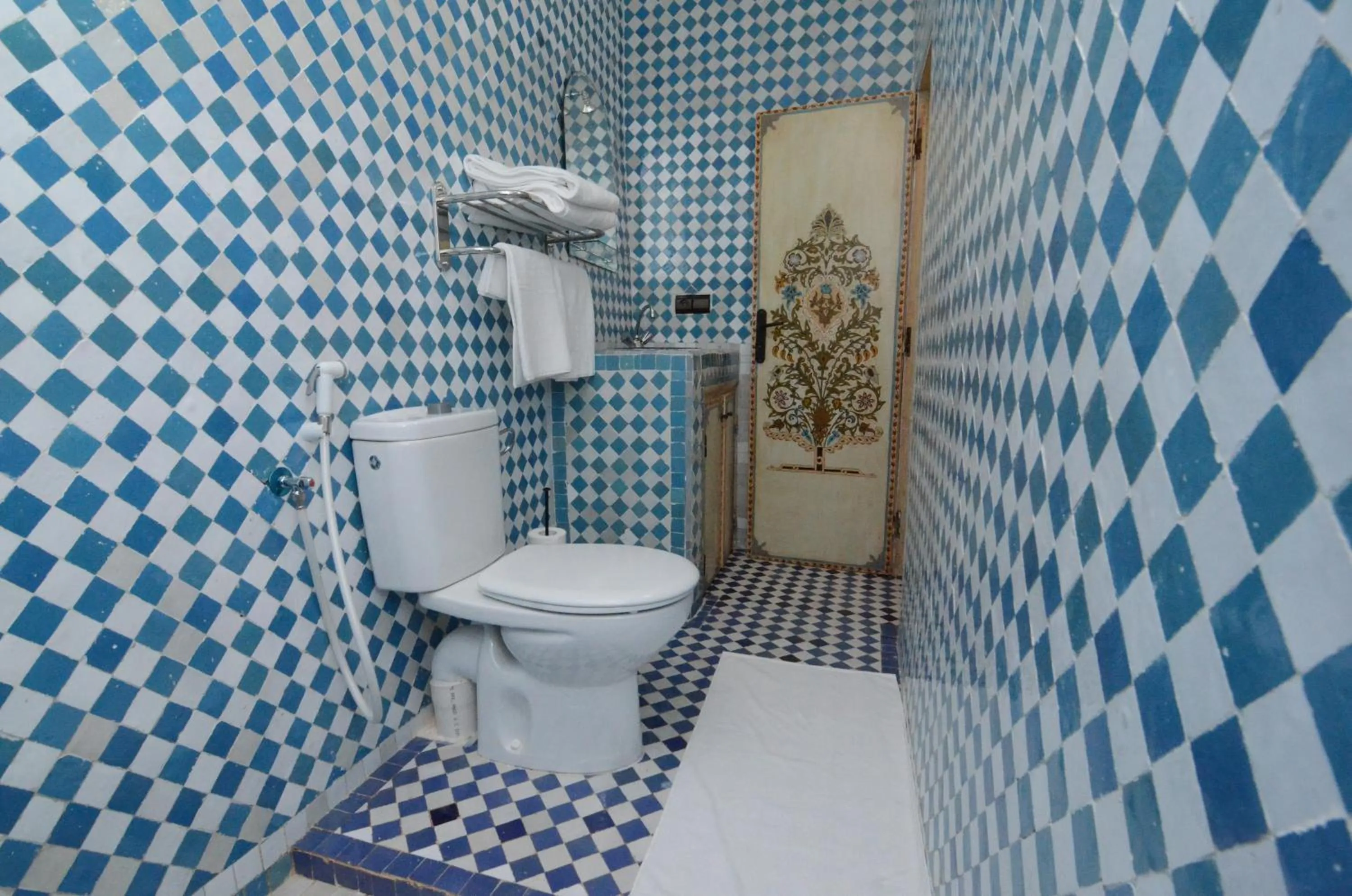 Shower in Le Cèdre D'argent