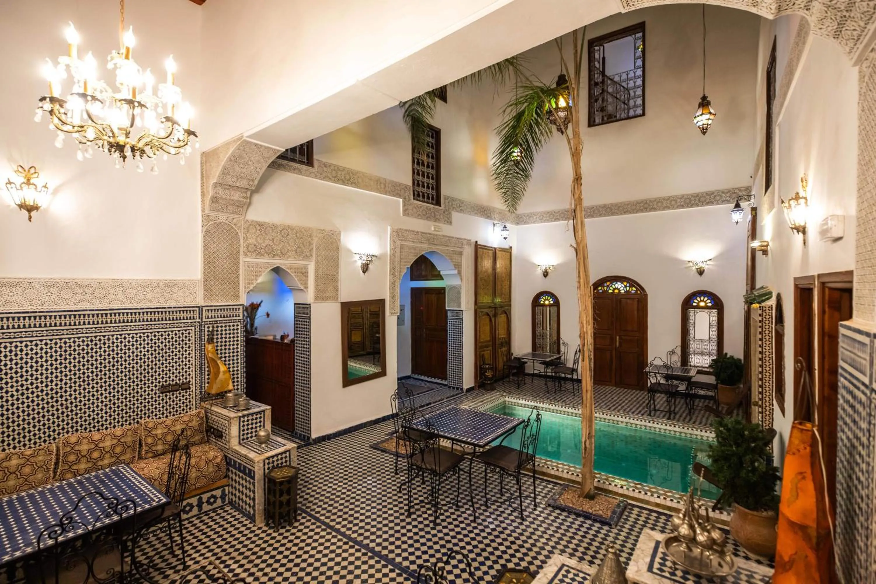 Lounge or bar in Le Cèdre D'argent