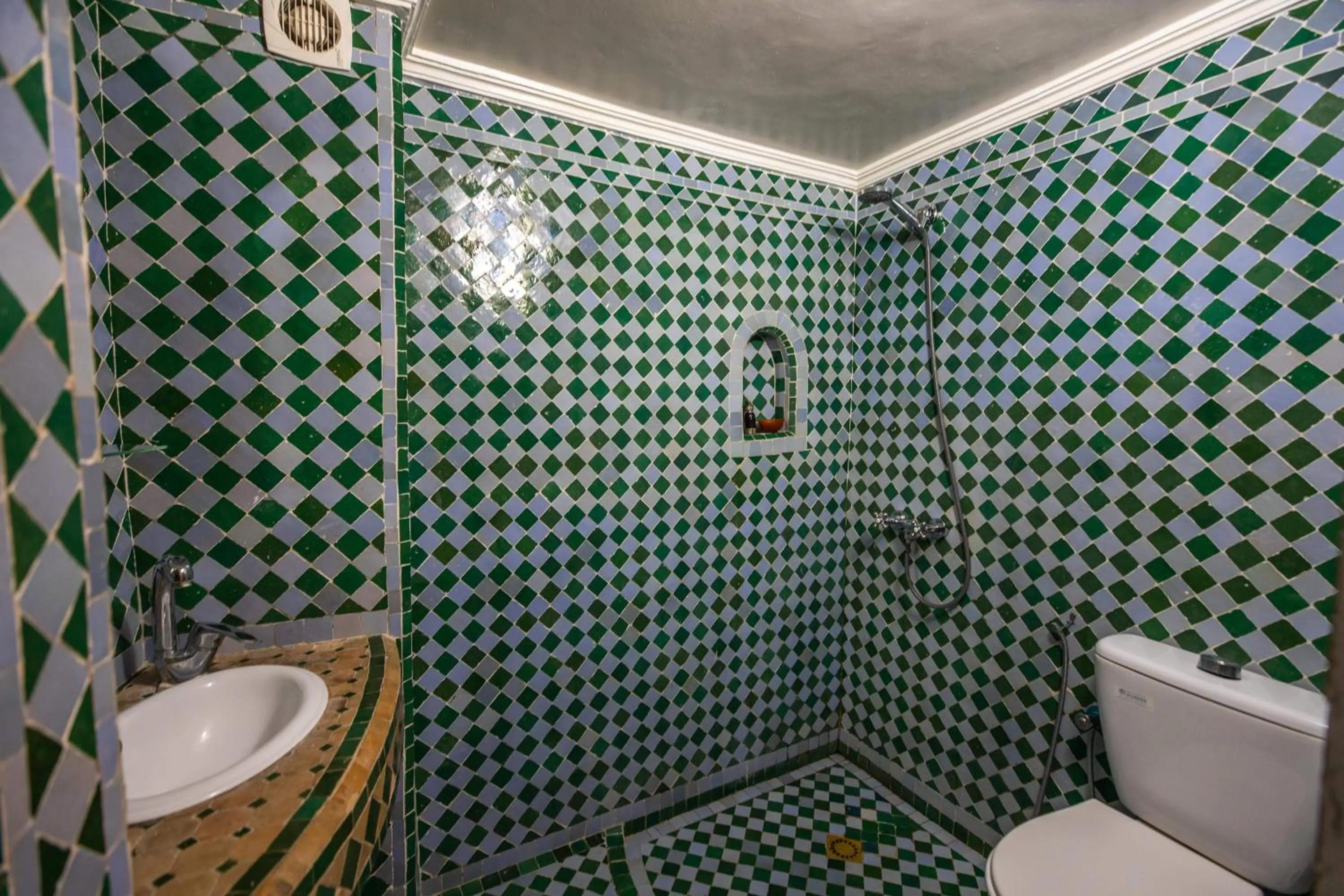 Bathroom in Le Cèdre D'argent