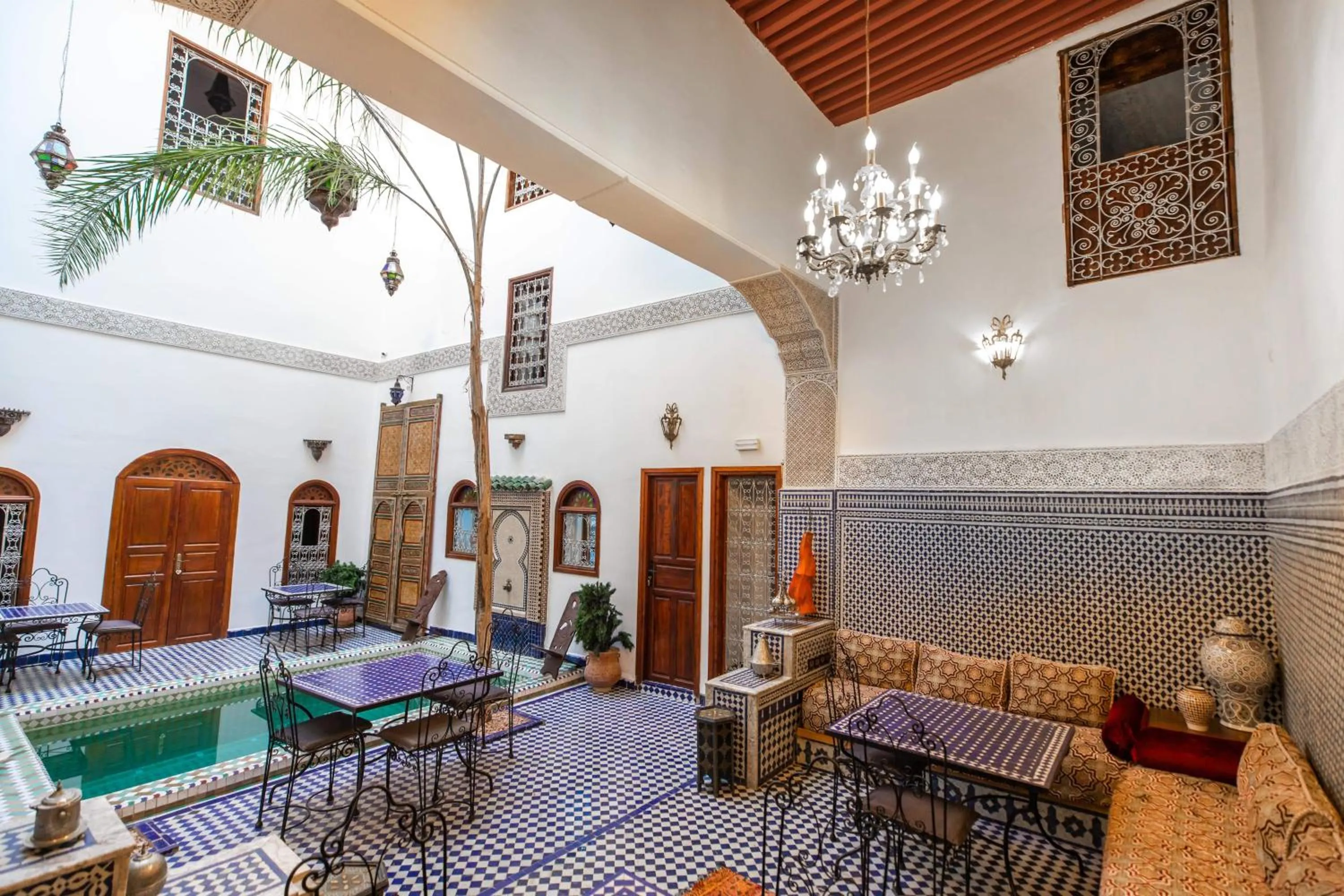 Lobby or reception in Le Cèdre D'argent