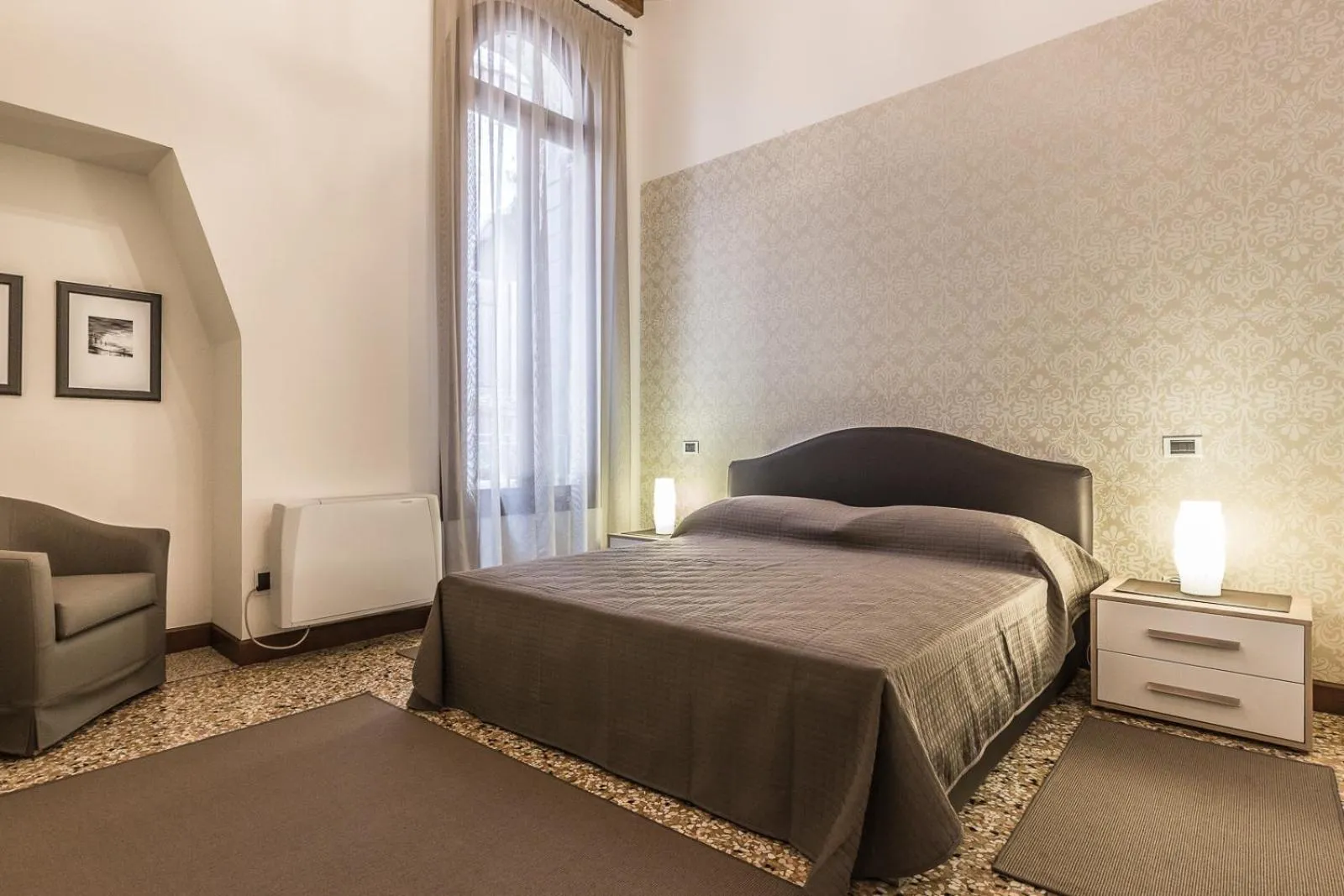 Bedroom, Bed in Ca' del Monastero 4 Collection Apartment up to 8 Guests with Lift
