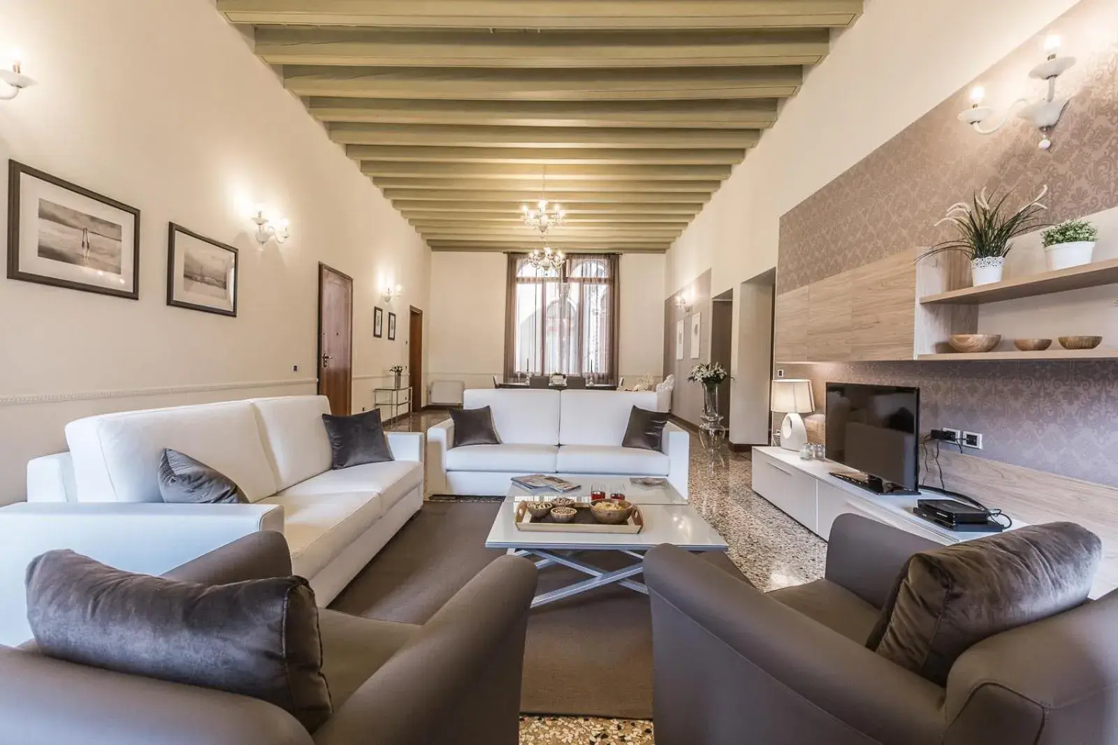 Ca' del Monastero 4 Collection Apartment up to 8 Guests with Lift Ca' del Monastero 4 Collection Apartment up to 8 Guests with Lift