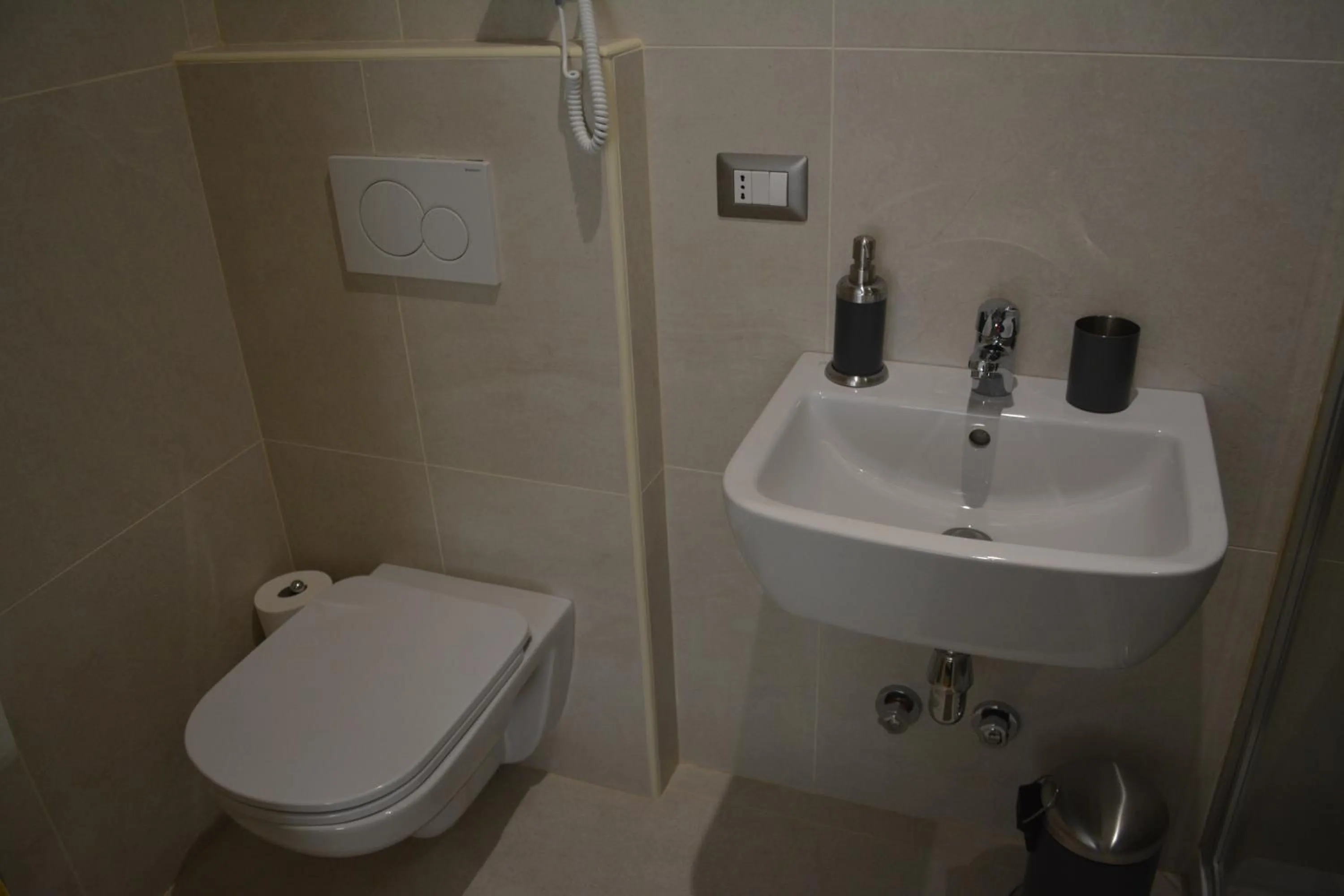 Toilet in La Scala Rho B&B