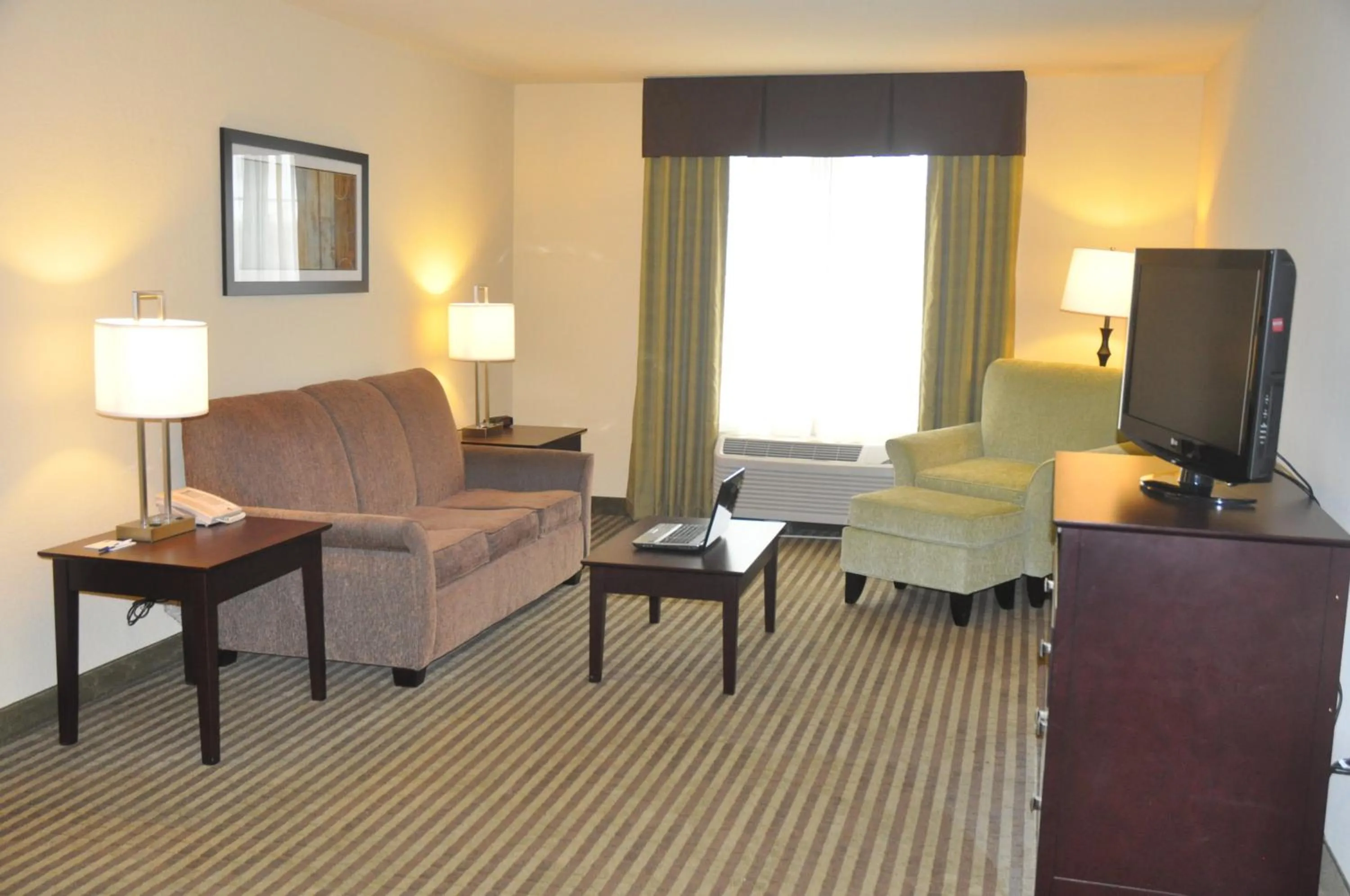 Photo of the whole room in Holiday Inn Express & Suites Sarasota East by IHG