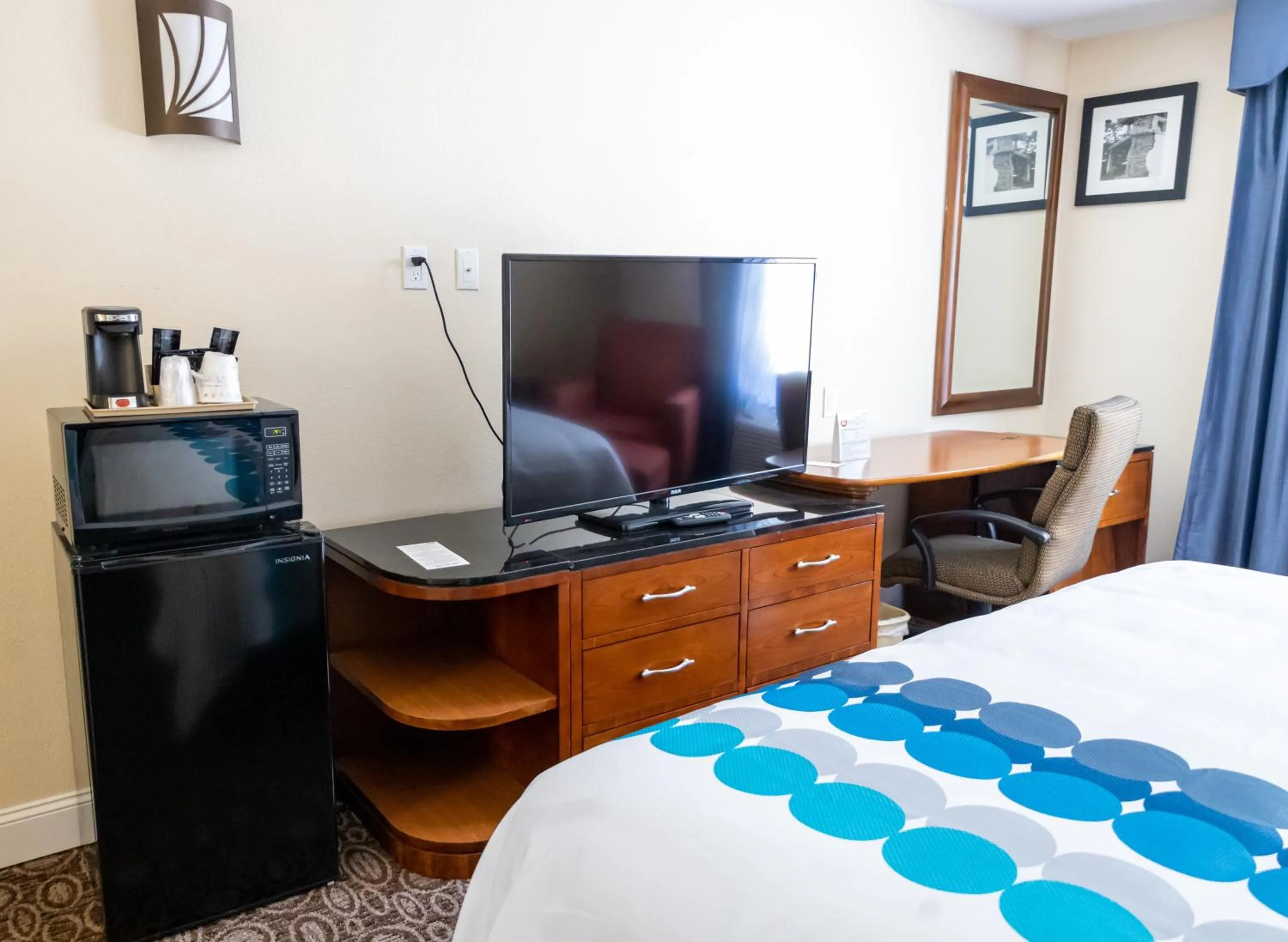 TV and multimedia, Bed in Baymont by Wyndham College Park Atlanta Airport South