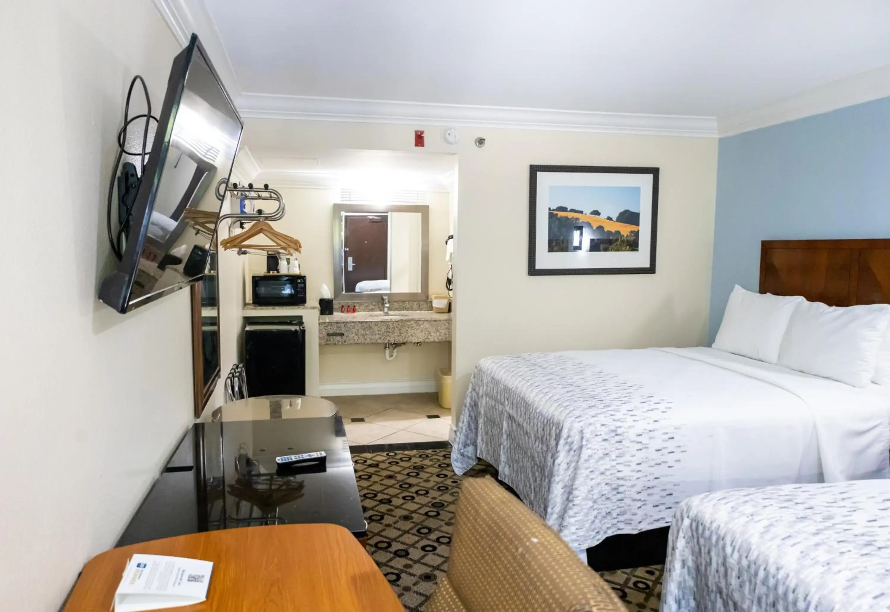 TV and multimedia in Baymont by Wyndham College Park Atlanta Airport South
