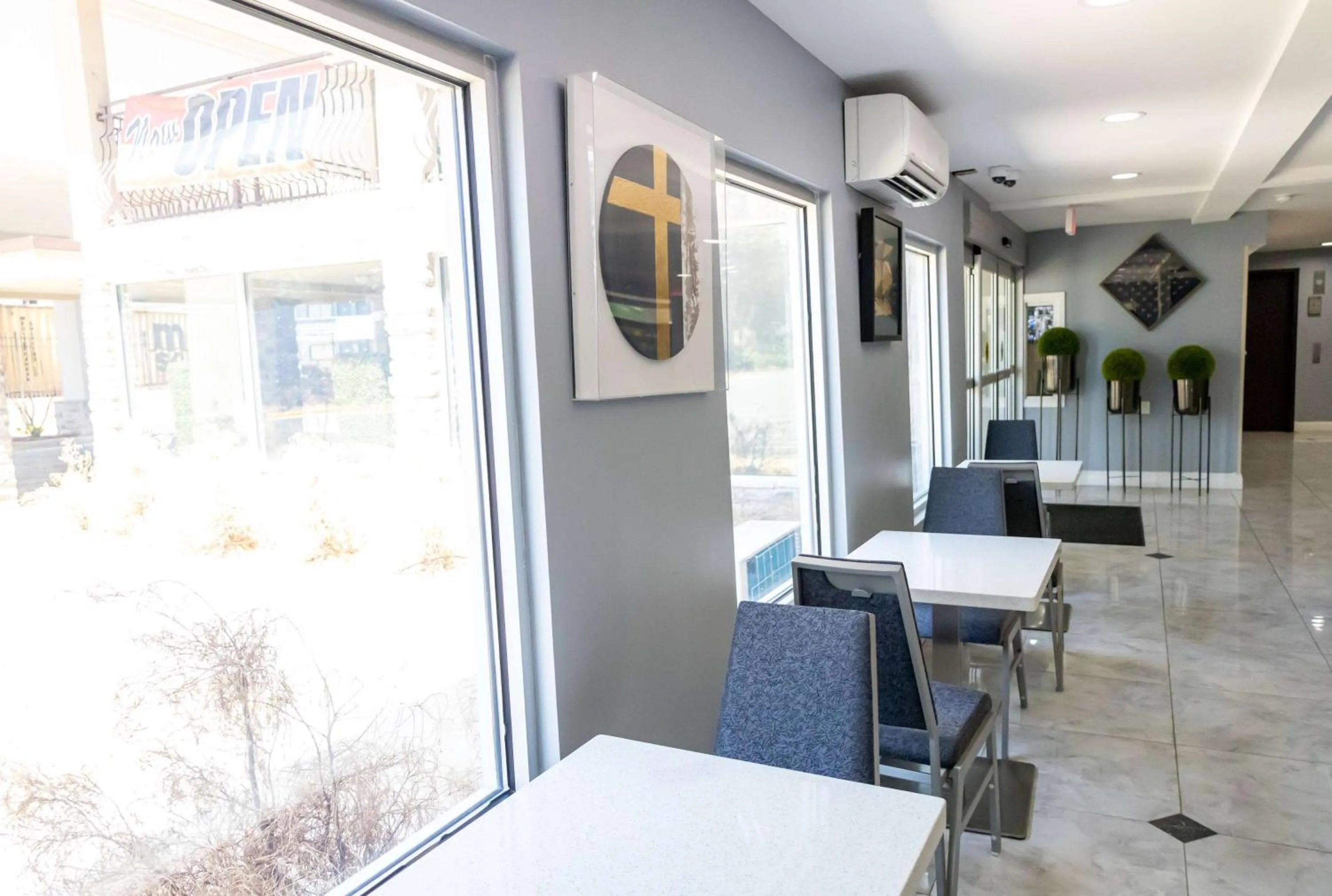 Restaurant/places to eat in Baymont by Wyndham College Park Atlanta Airport South