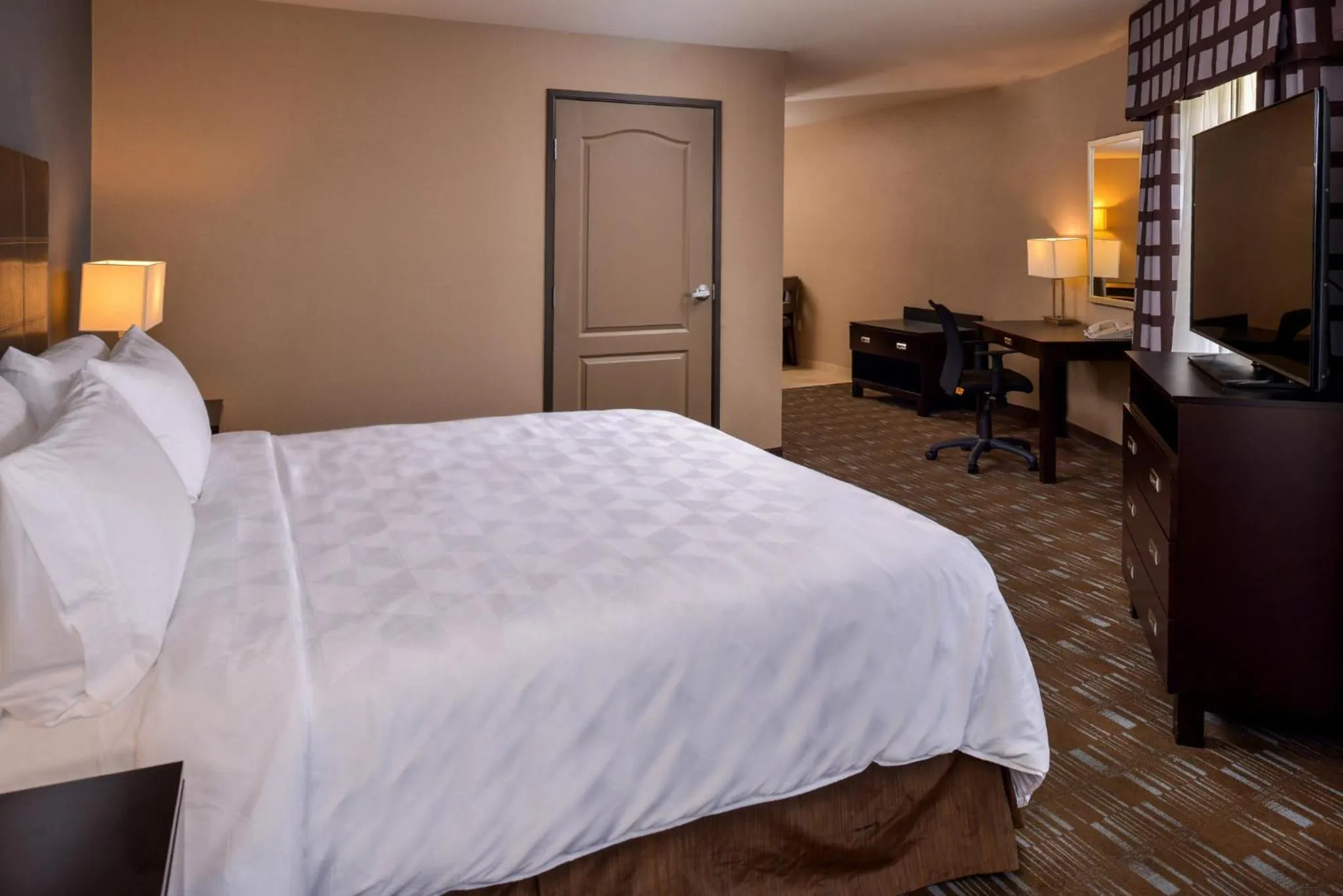 Photo of the whole room, Bed in Holiday Inn Ontario Airport - California by IHG
