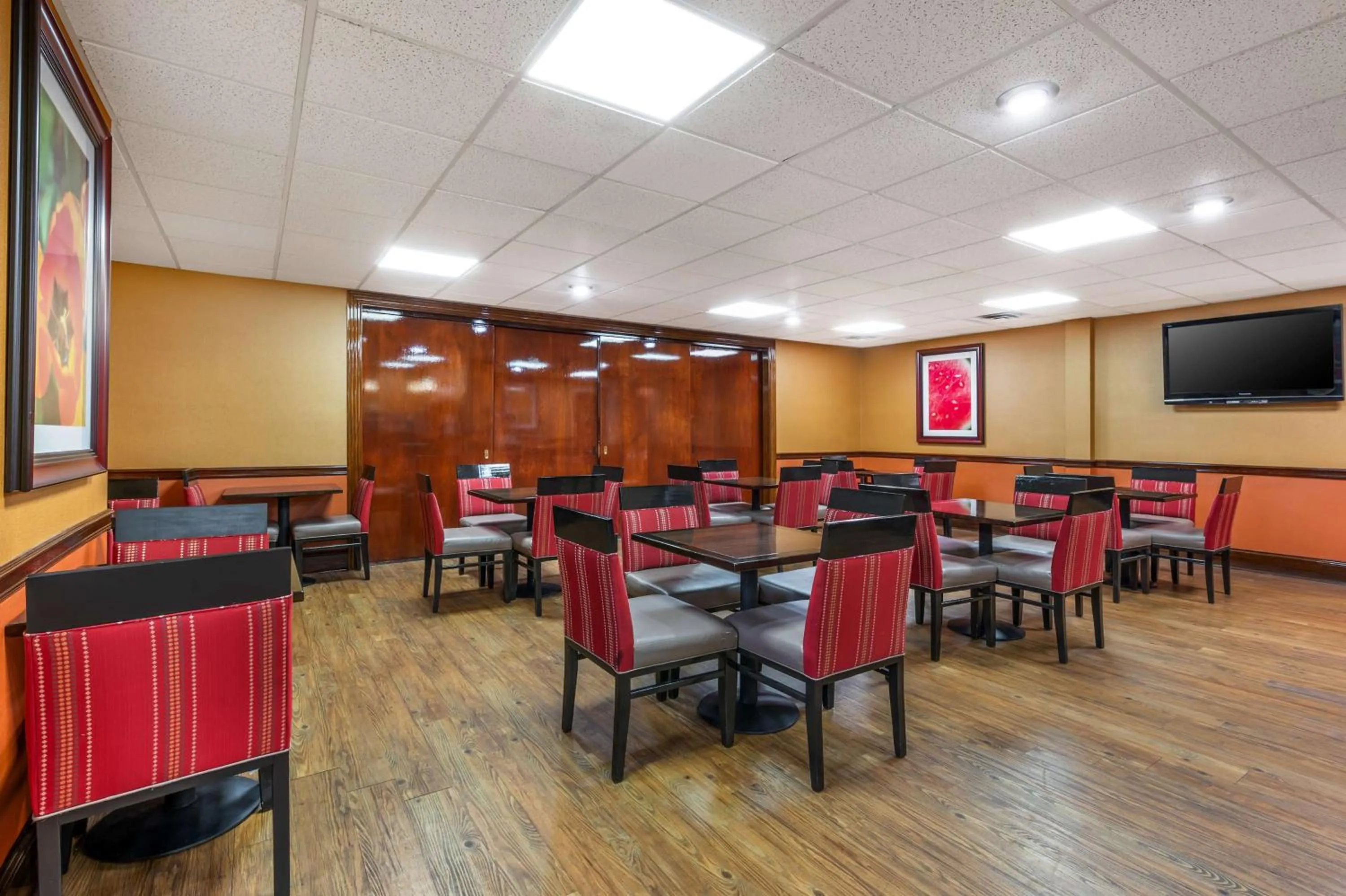 Breakfast in Best Western Plus Georgetown Corporate Center Hotel