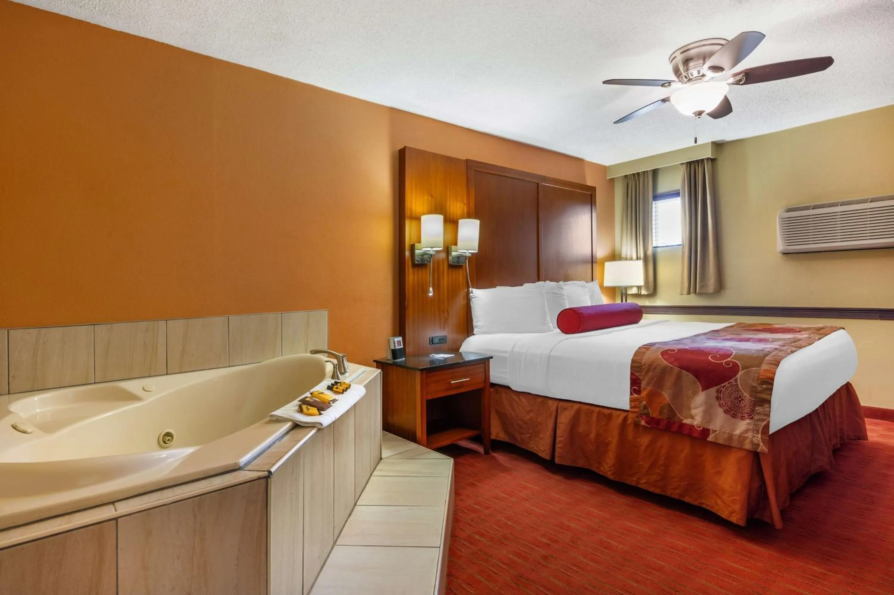 Photo of the whole room, Bed in Best Western Plus Georgetown Corporate Center Hotel