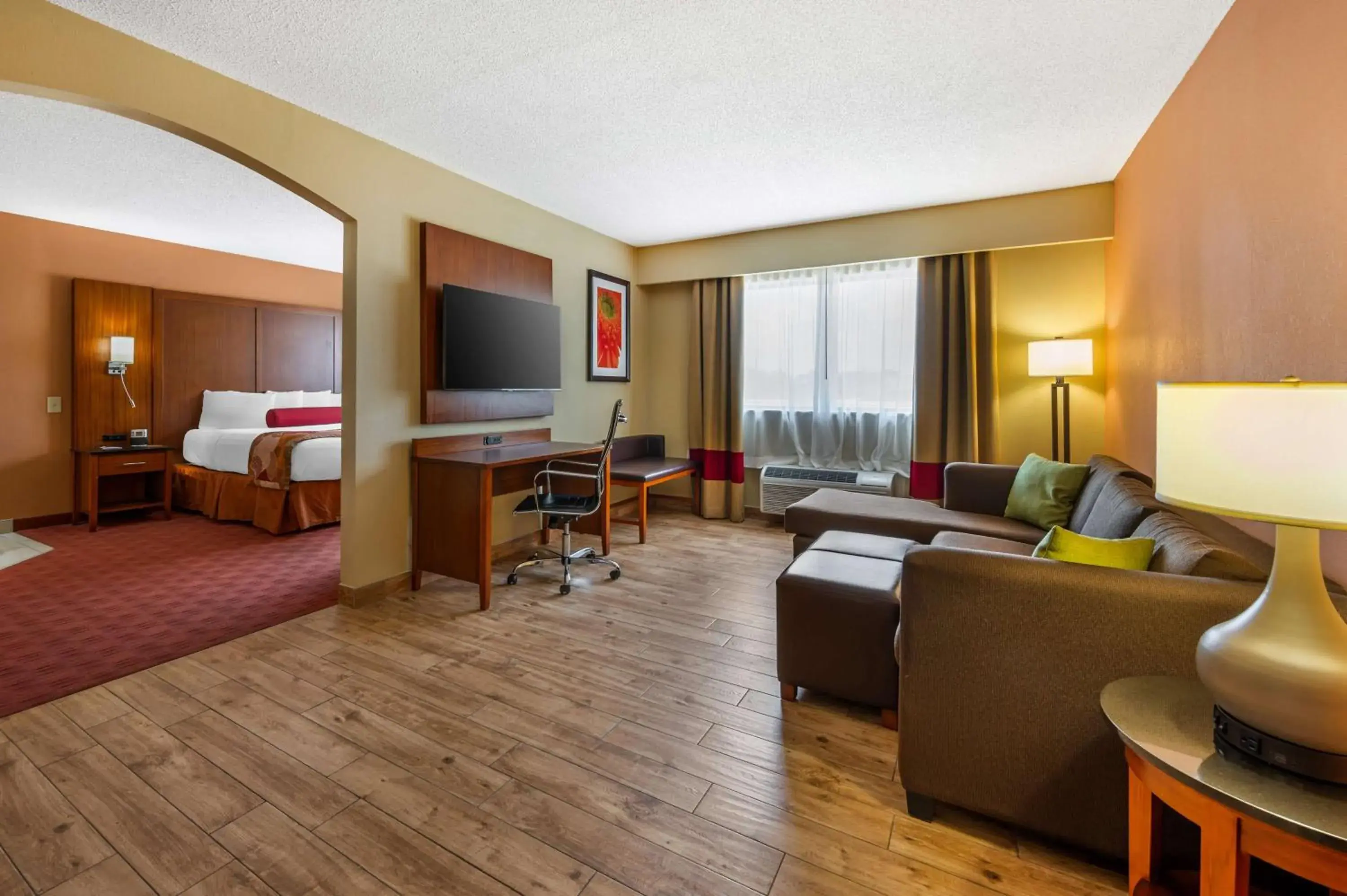 Photo of the whole room, Bed in Best Western Plus Georgetown Corporate Center Hotel Photo of the whole room, Bed in Best Western Plus Georgetown Corporate Center Hotel