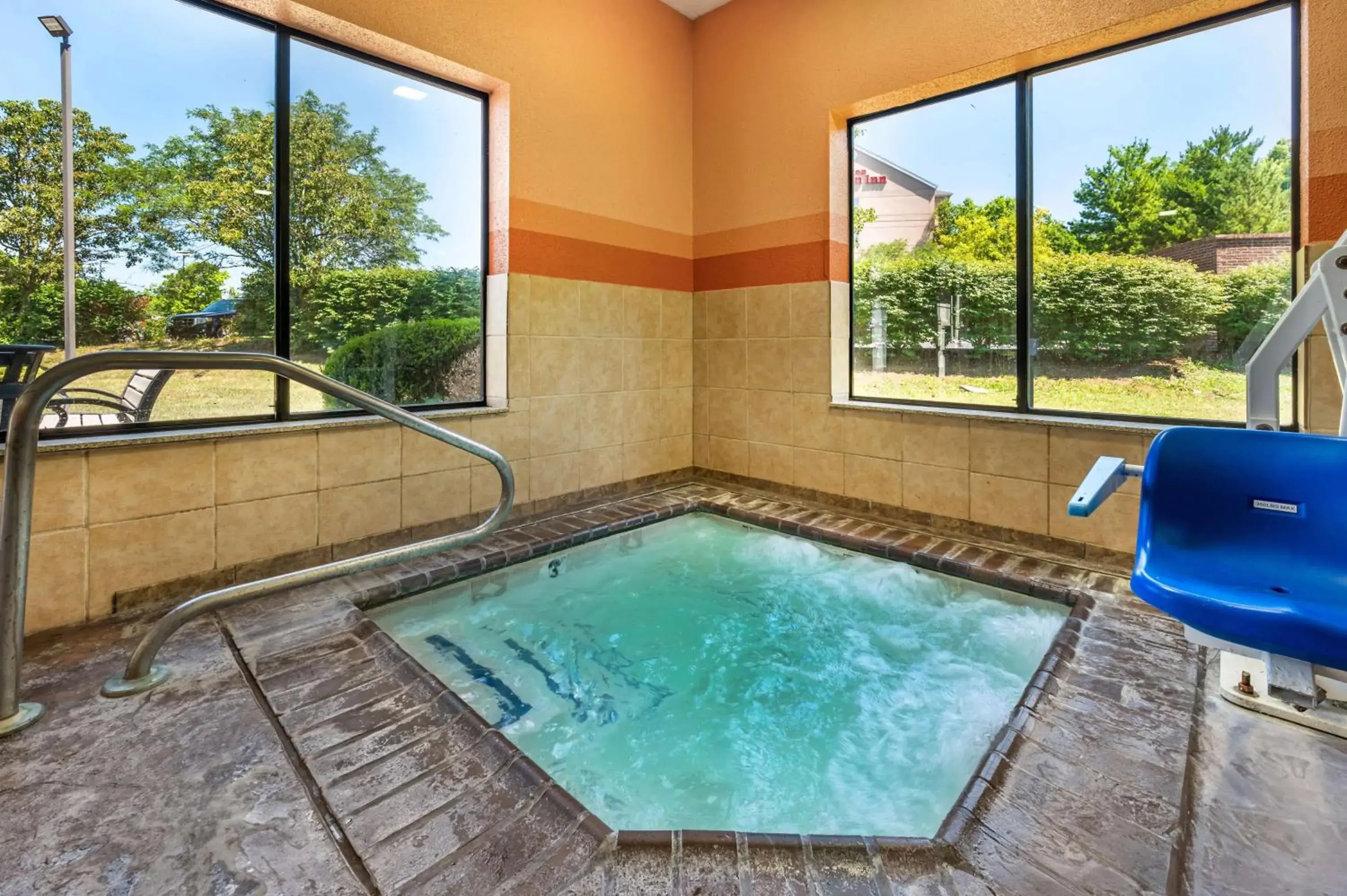 Pool view in Best Western Plus Georgetown Corporate Center Hotel Pool view in Best Western Plus Georgetown Corporate Center Hotel