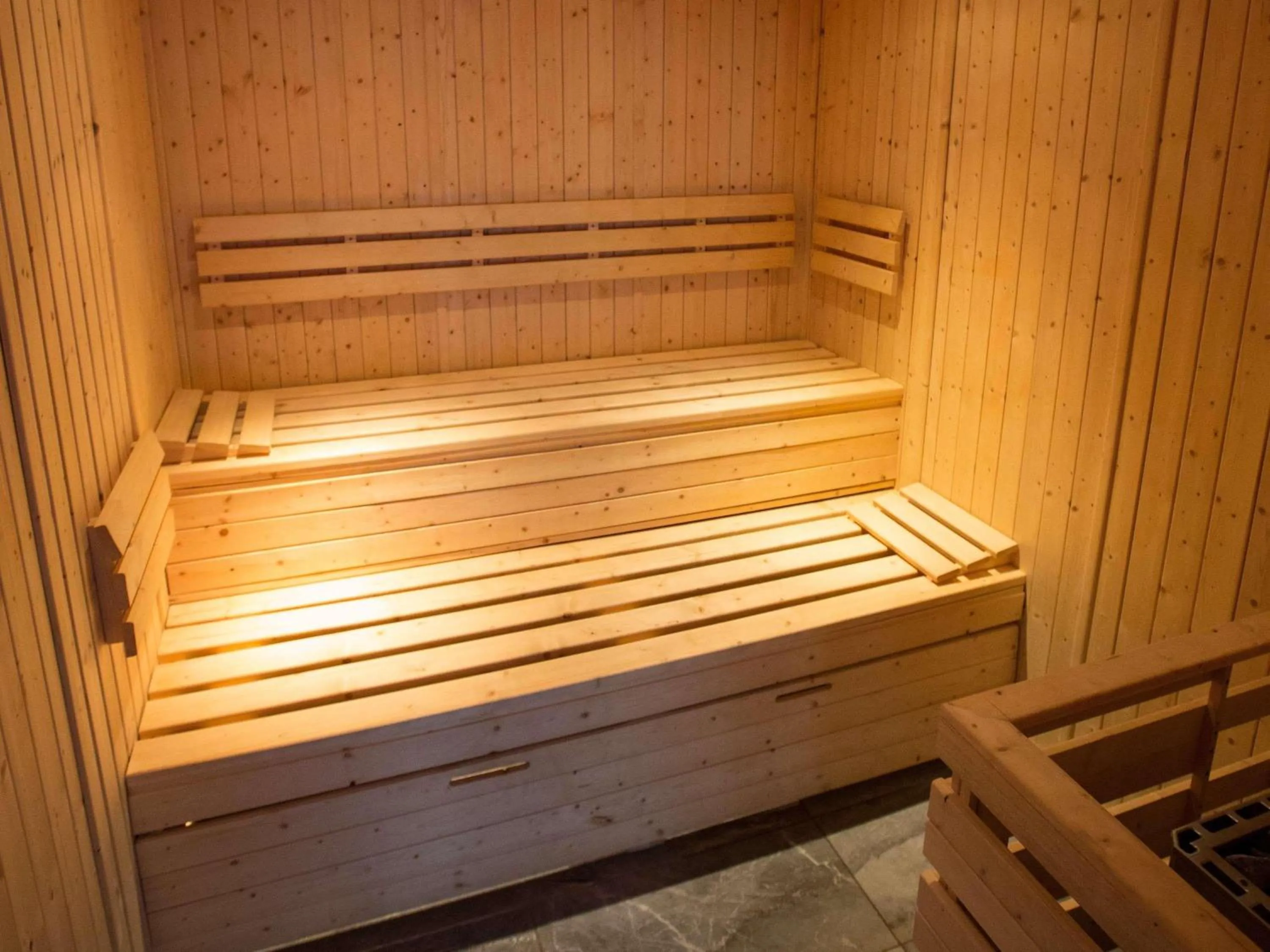 Pool view in Novotel Edinburgh Park