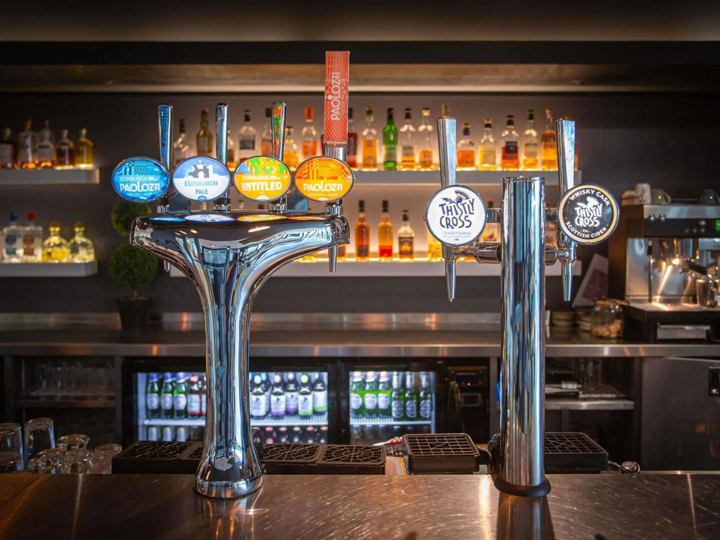 Lounge or bar in Novotel Edinburgh Park