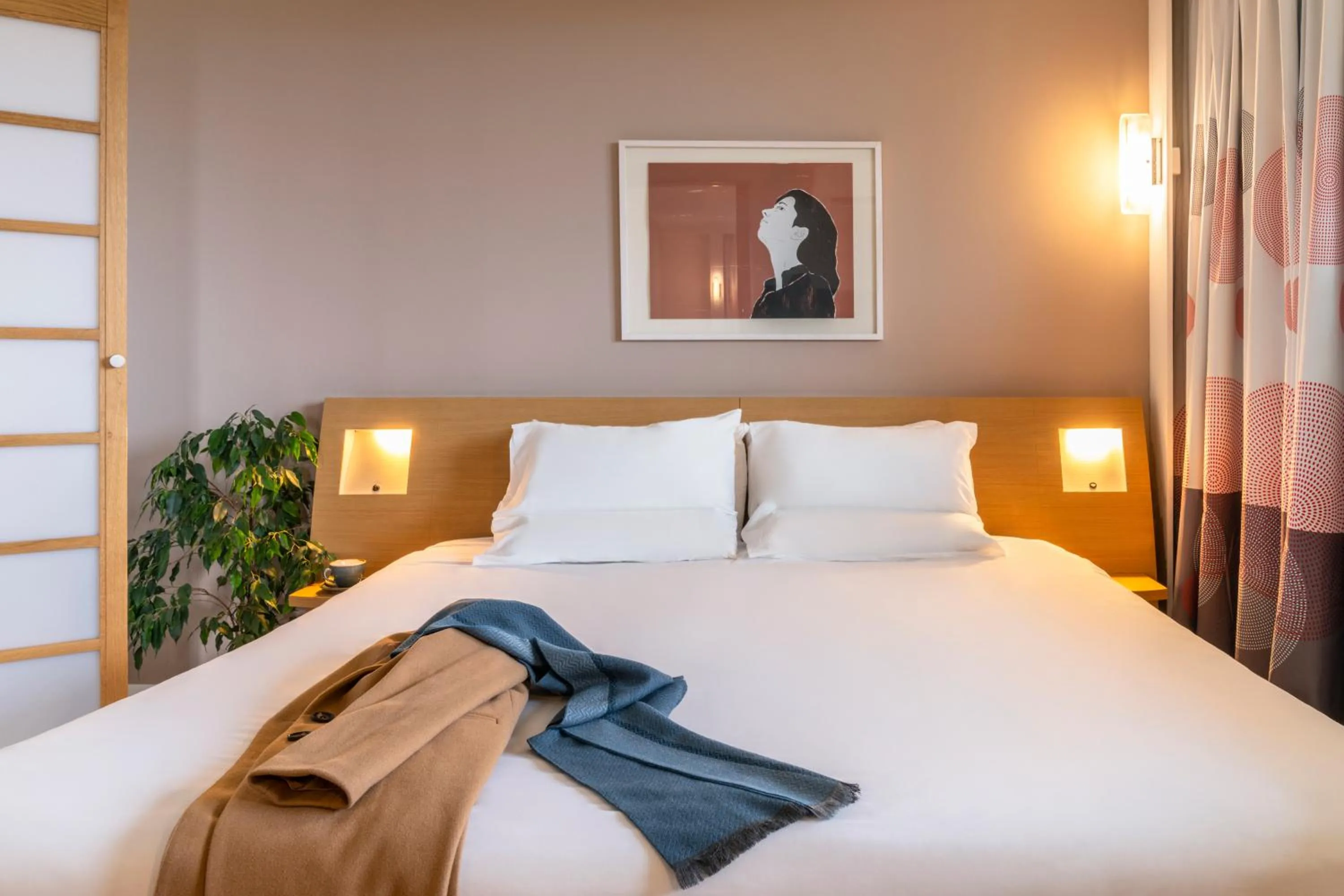 Bed in Novotel Edinburgh Park