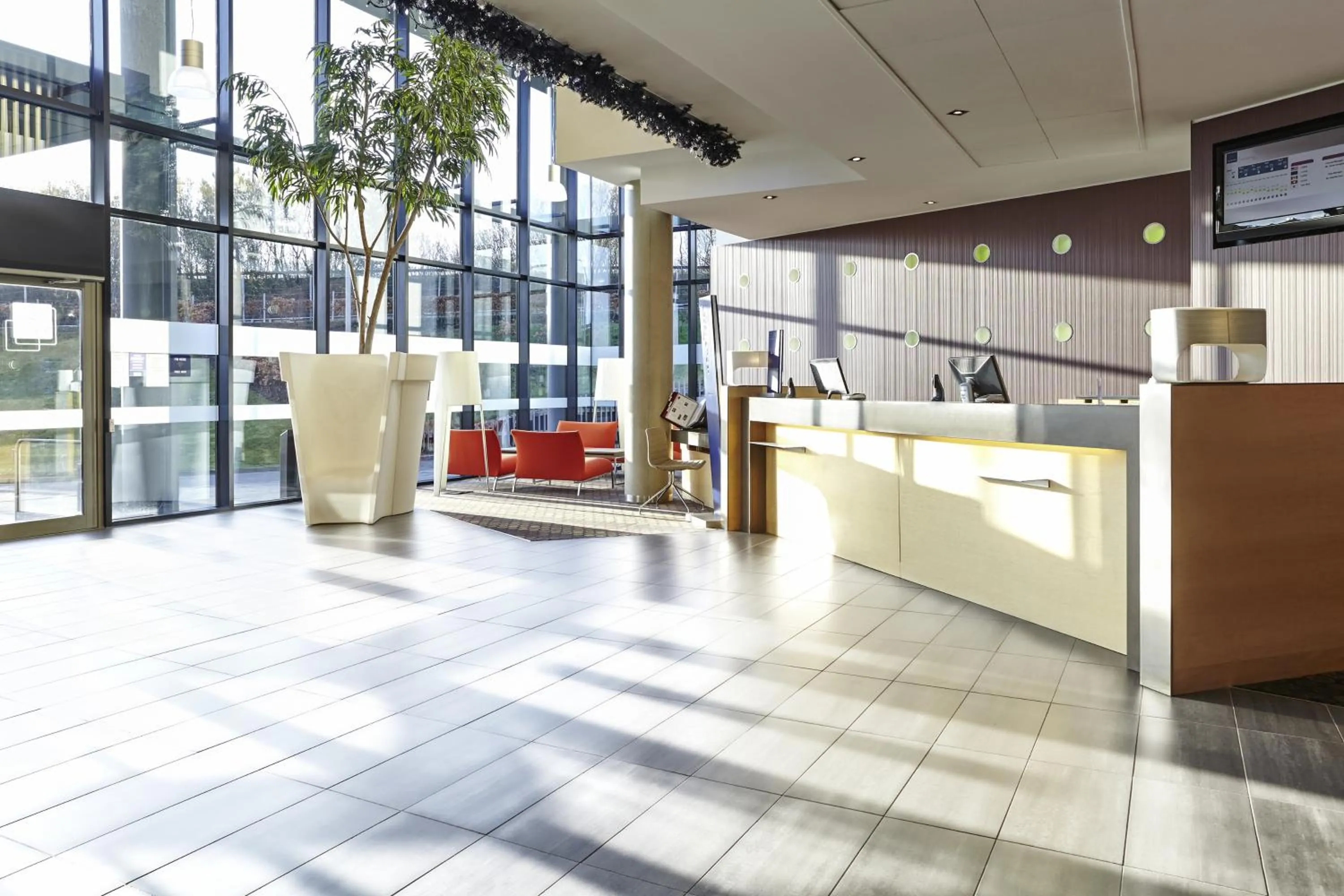 Lobby or reception in Novotel Edinburgh Park