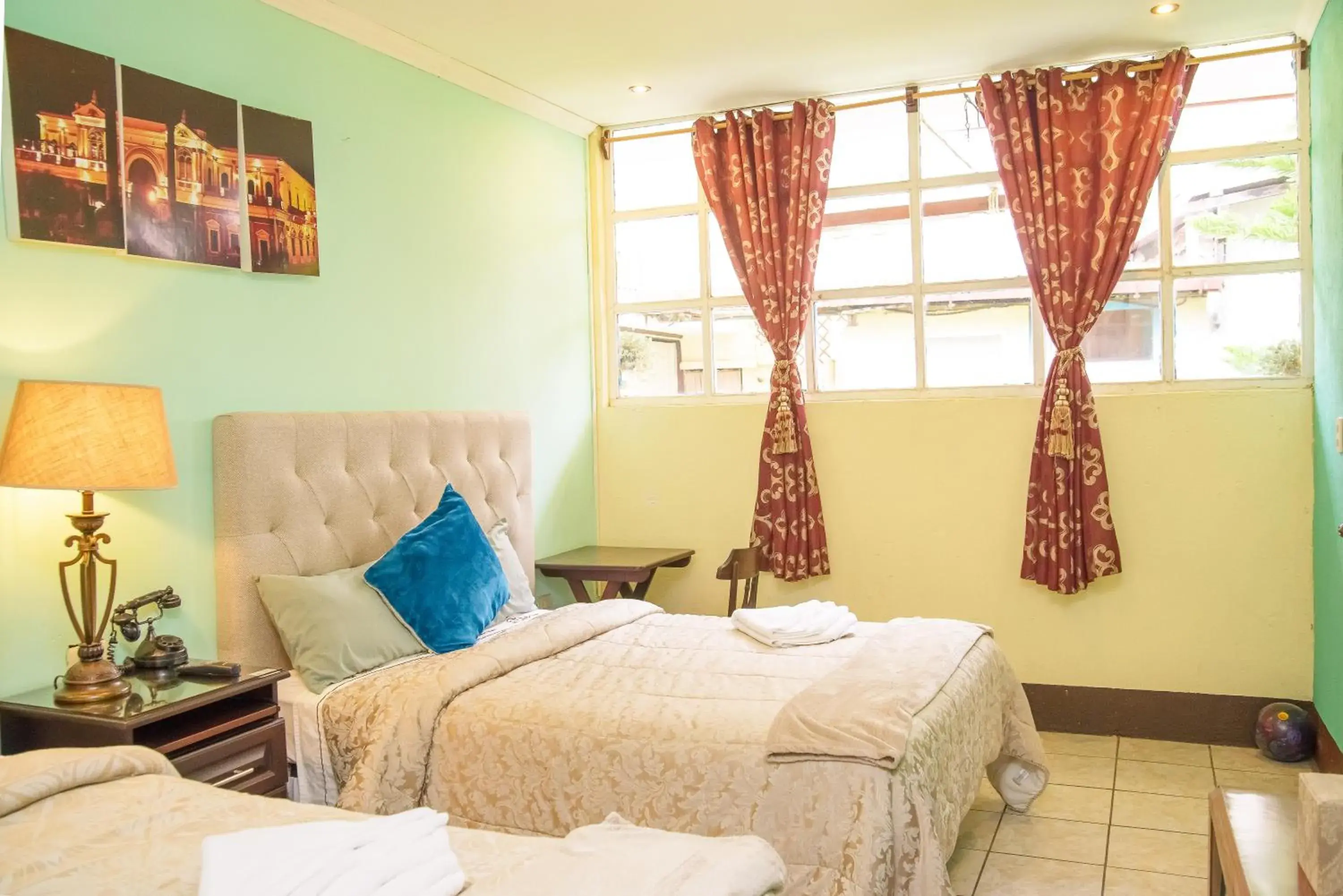 Family Double Room - single occupancy in Hotel Vintage "Casa las Flores" Family Double Room - single occupancy in Hotel Vintage "Casa las Flores"