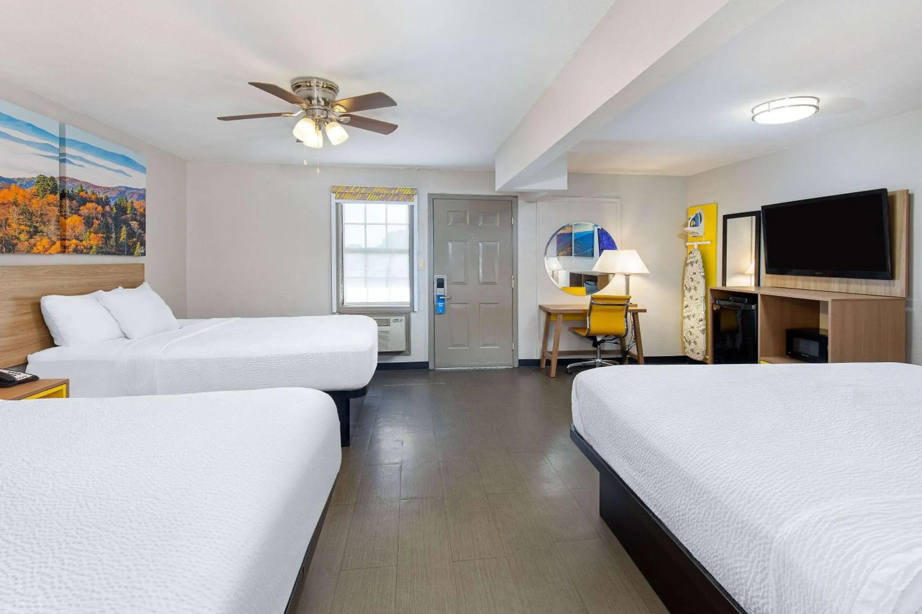 Family Room - Non-Smoking in Days Inn by Wyndham Holladay Family Room - Non-Smoking in Days Inn by Wyndham Holladay