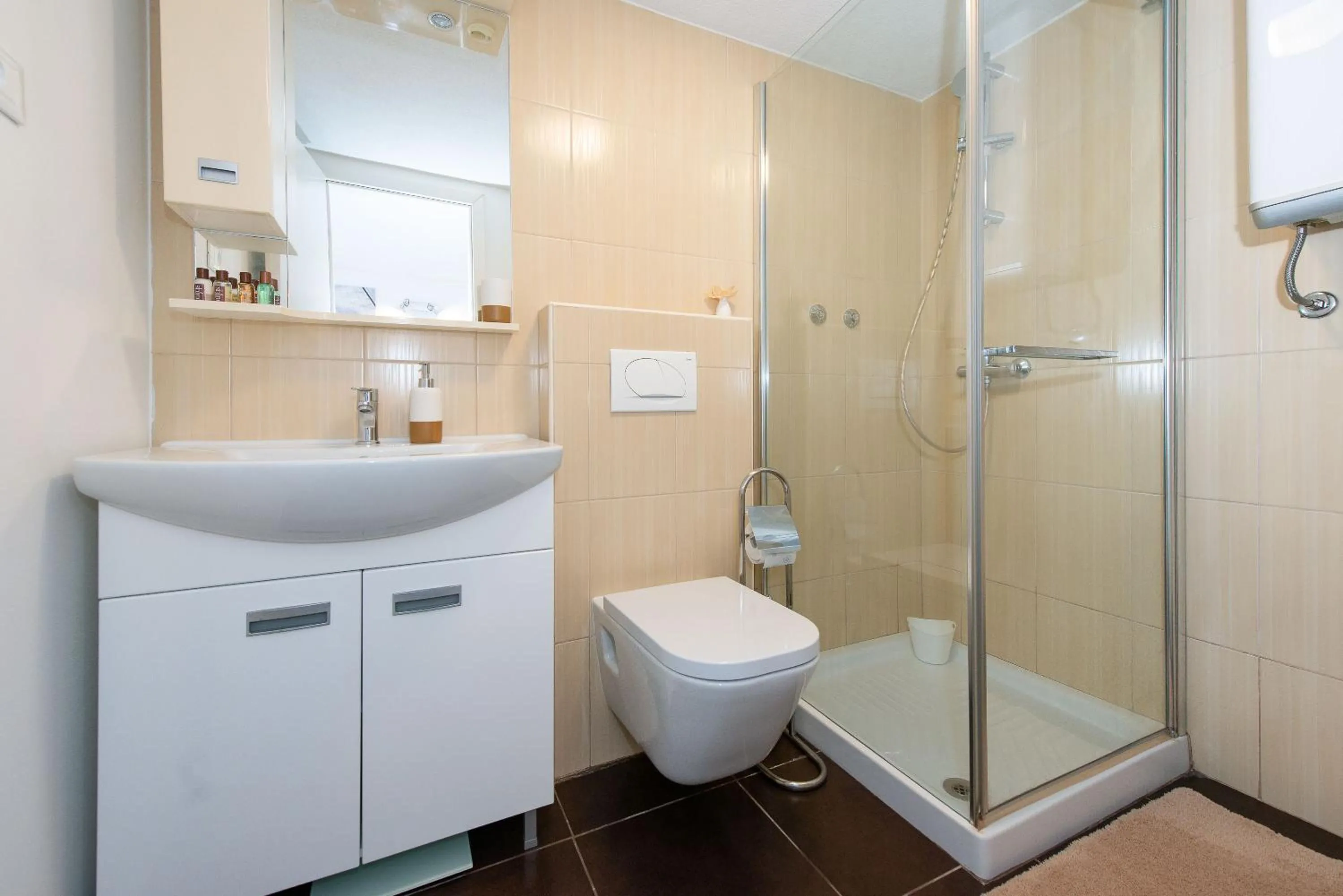 Bathroom in Studio City Garden
