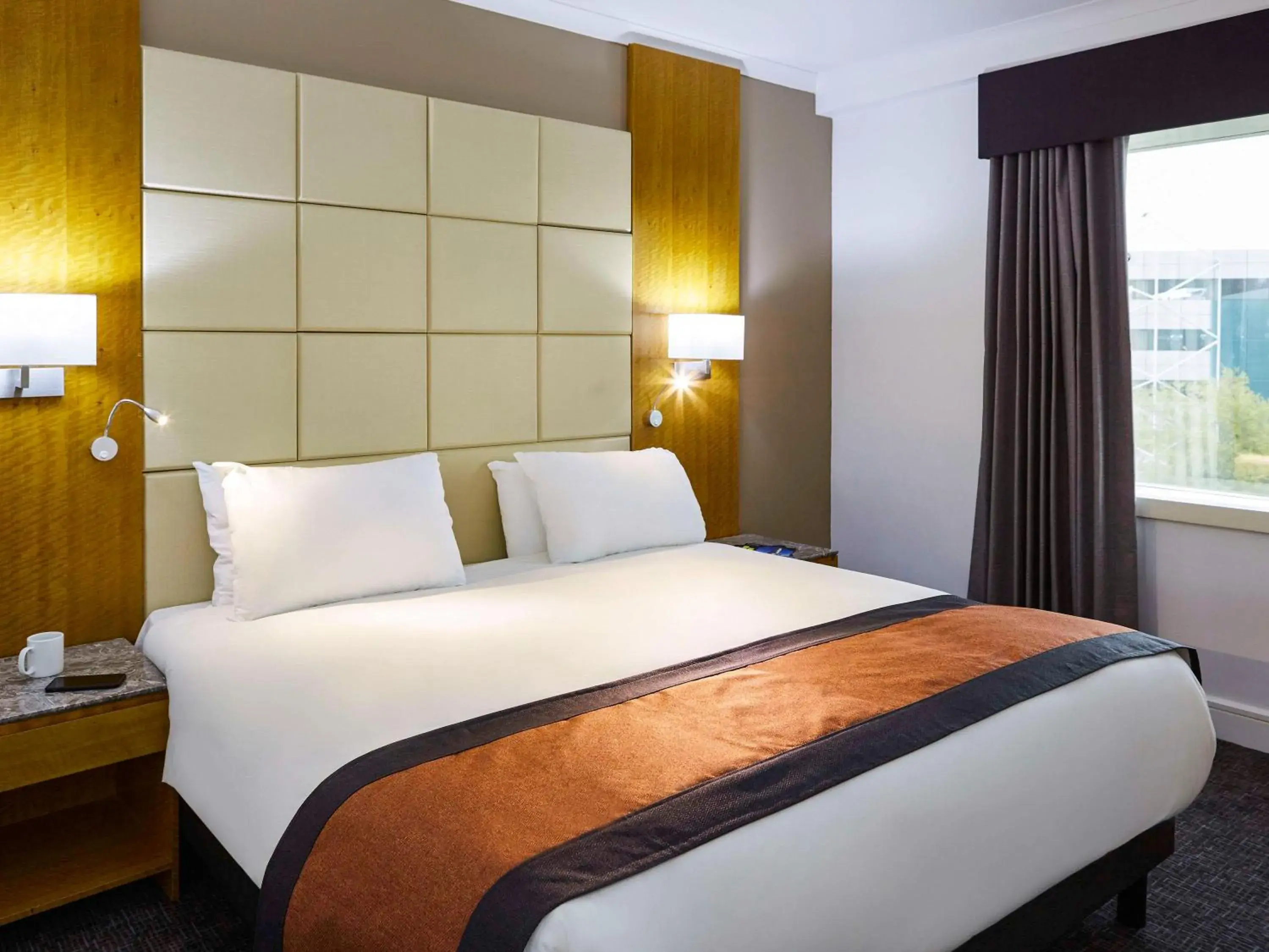 Bedroom, Bed in Mercure St Helens Bedroom, Bed in Mercure St Helens