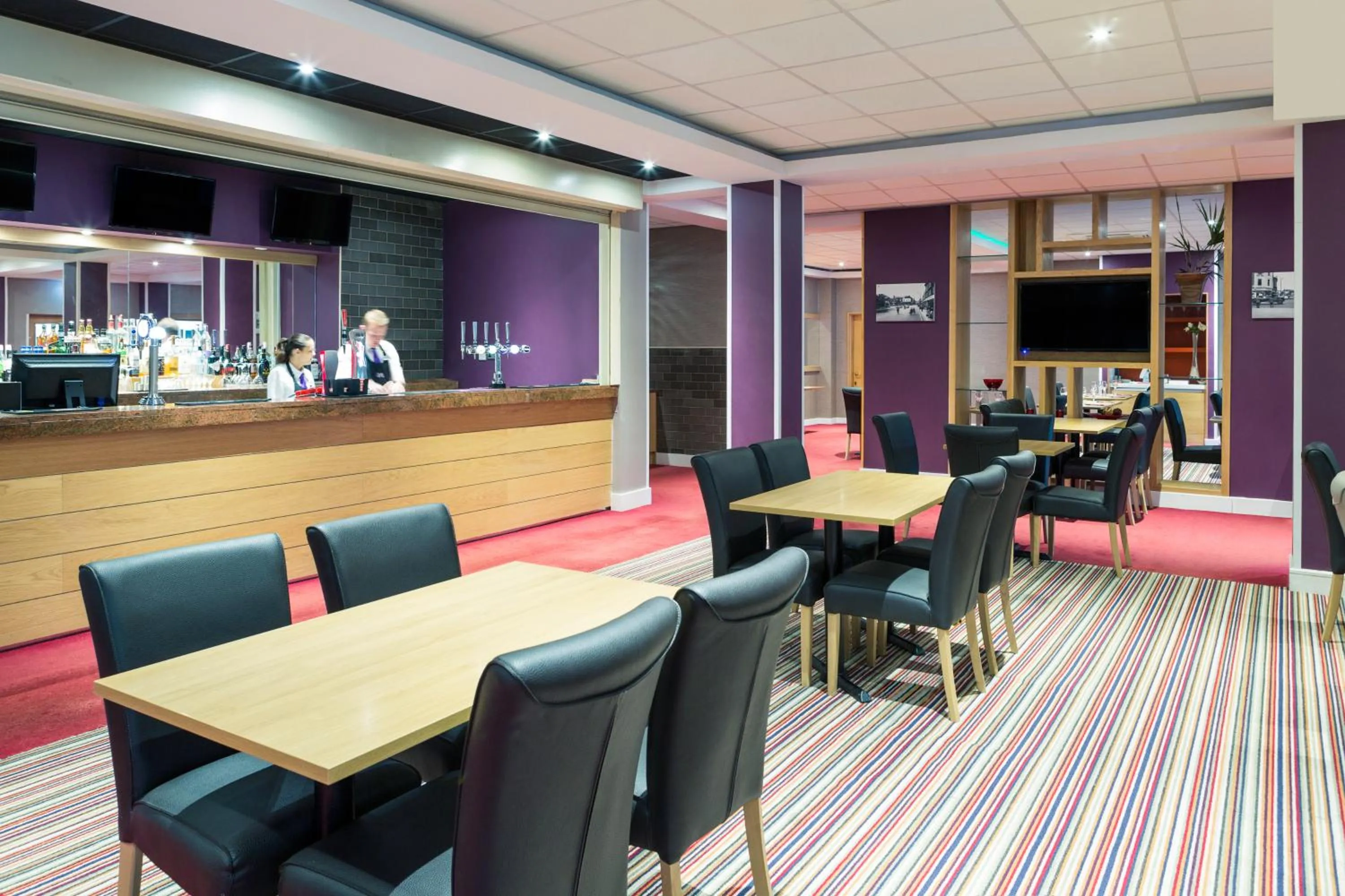 Restaurant/places to eat in Mercure St Helens