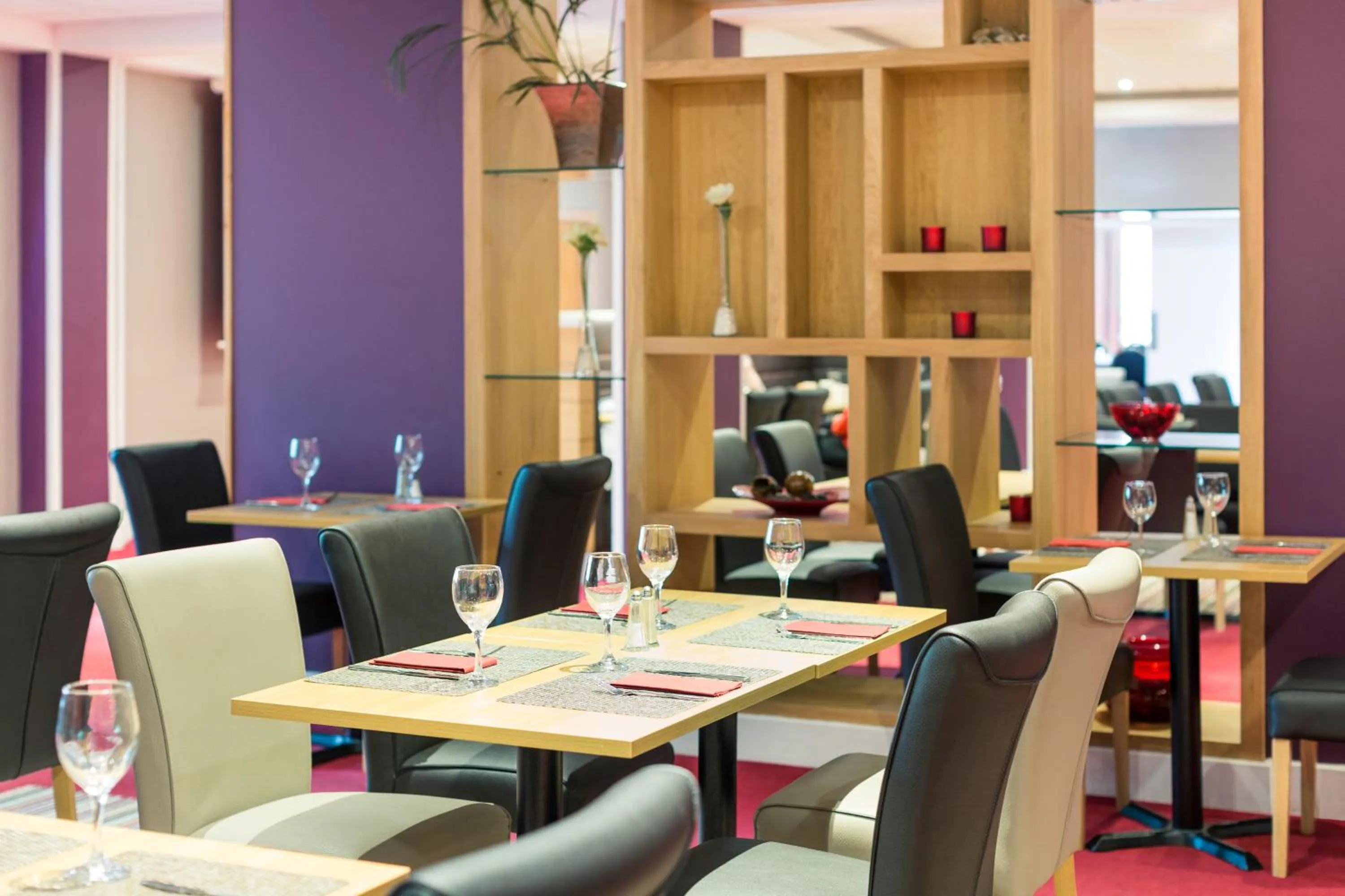 Restaurant/places to eat in Mercure St Helens