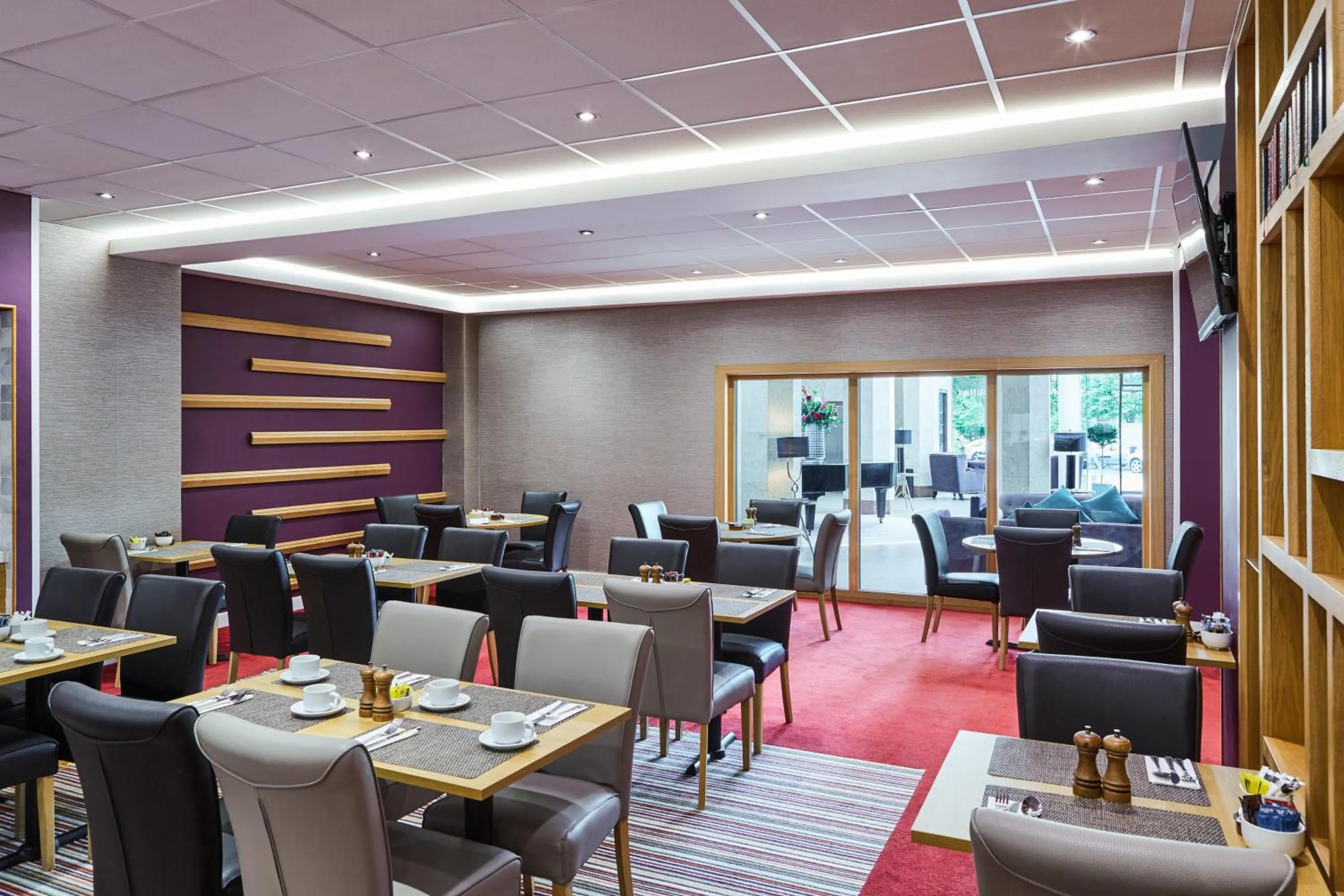 Restaurant/places to eat in Mercure St Helens