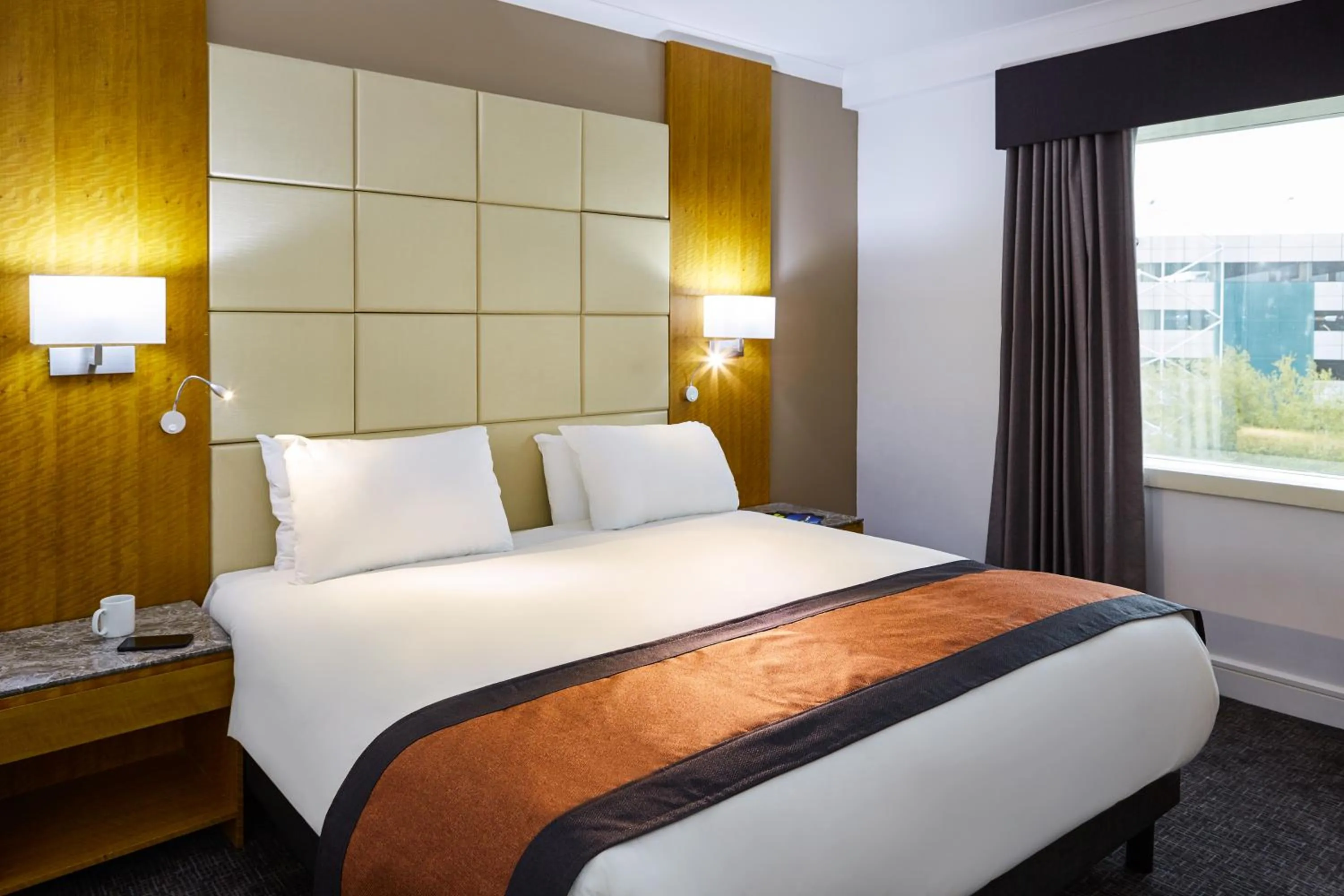 Bedroom, Bed in Mercure St Helens