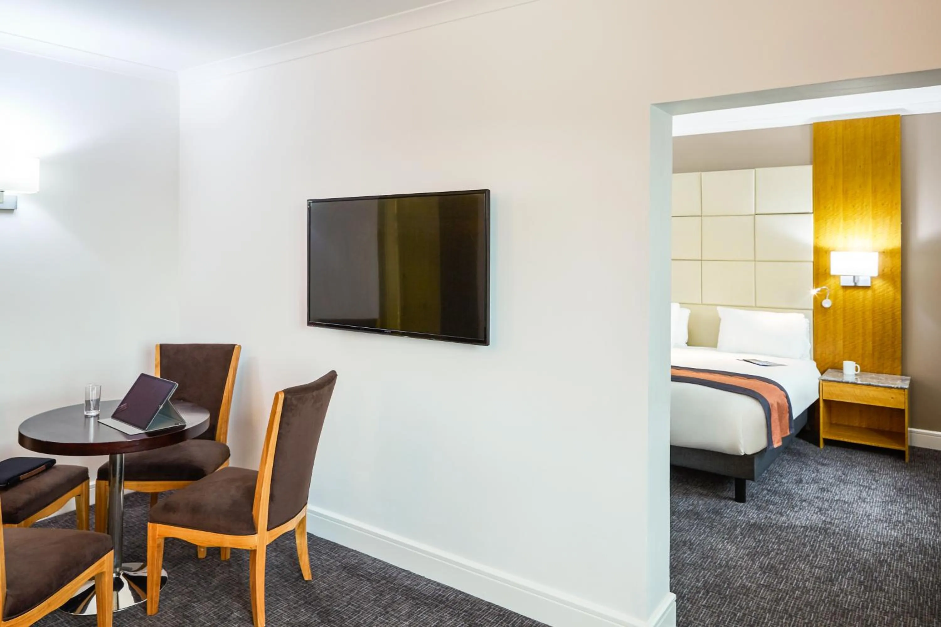 Communal lounge/ TV room, Bed in Mercure St Helens