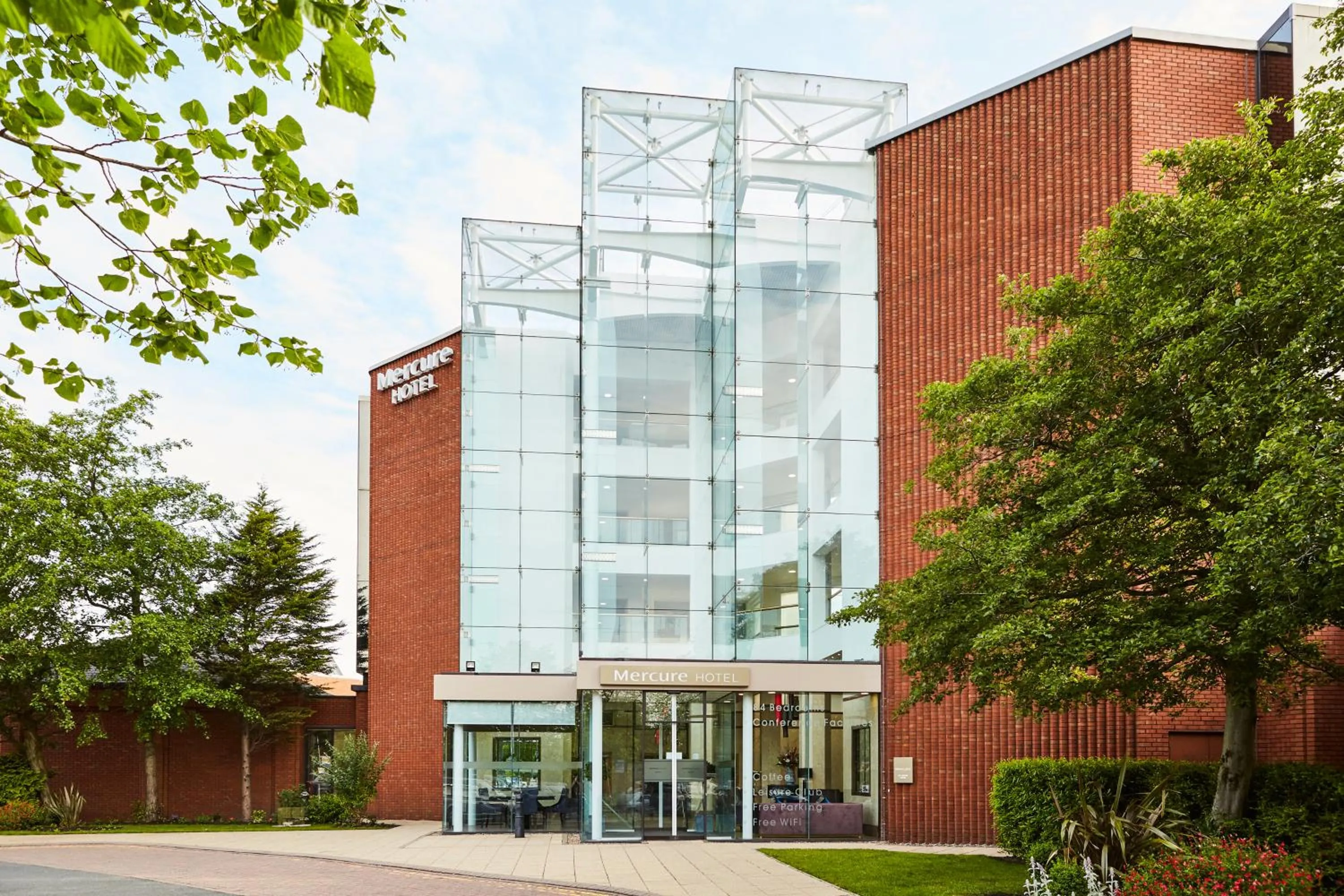 Property building in Mercure St Helens