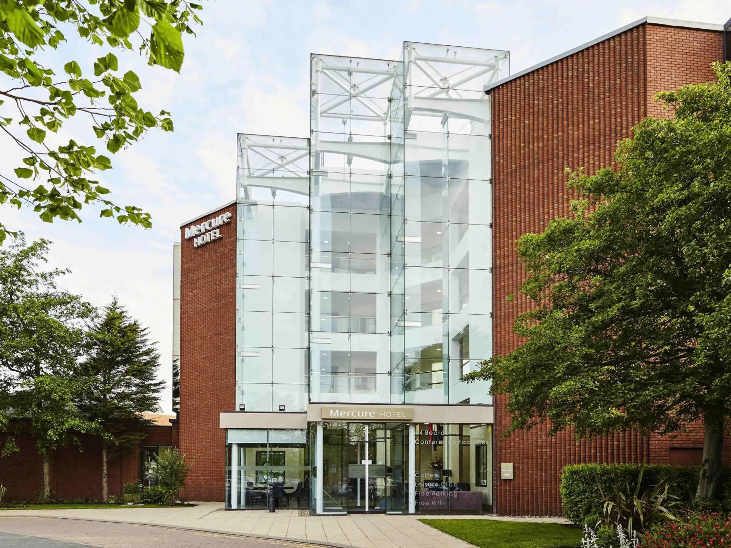 Property building in Mercure St Helens Property building in Mercure St Helens