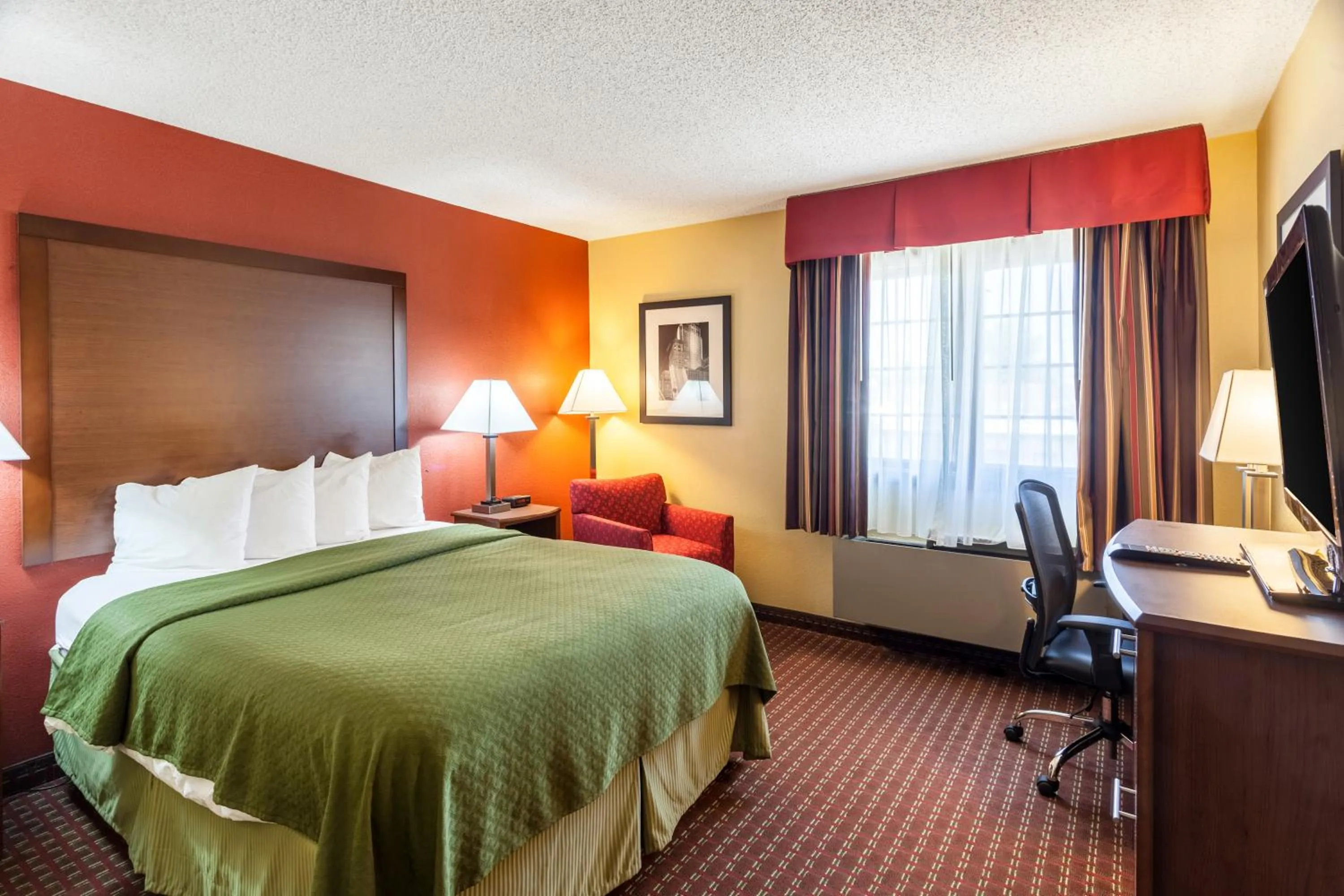 Bedroom, Bed in Quality Inn & Suites Lincoln South