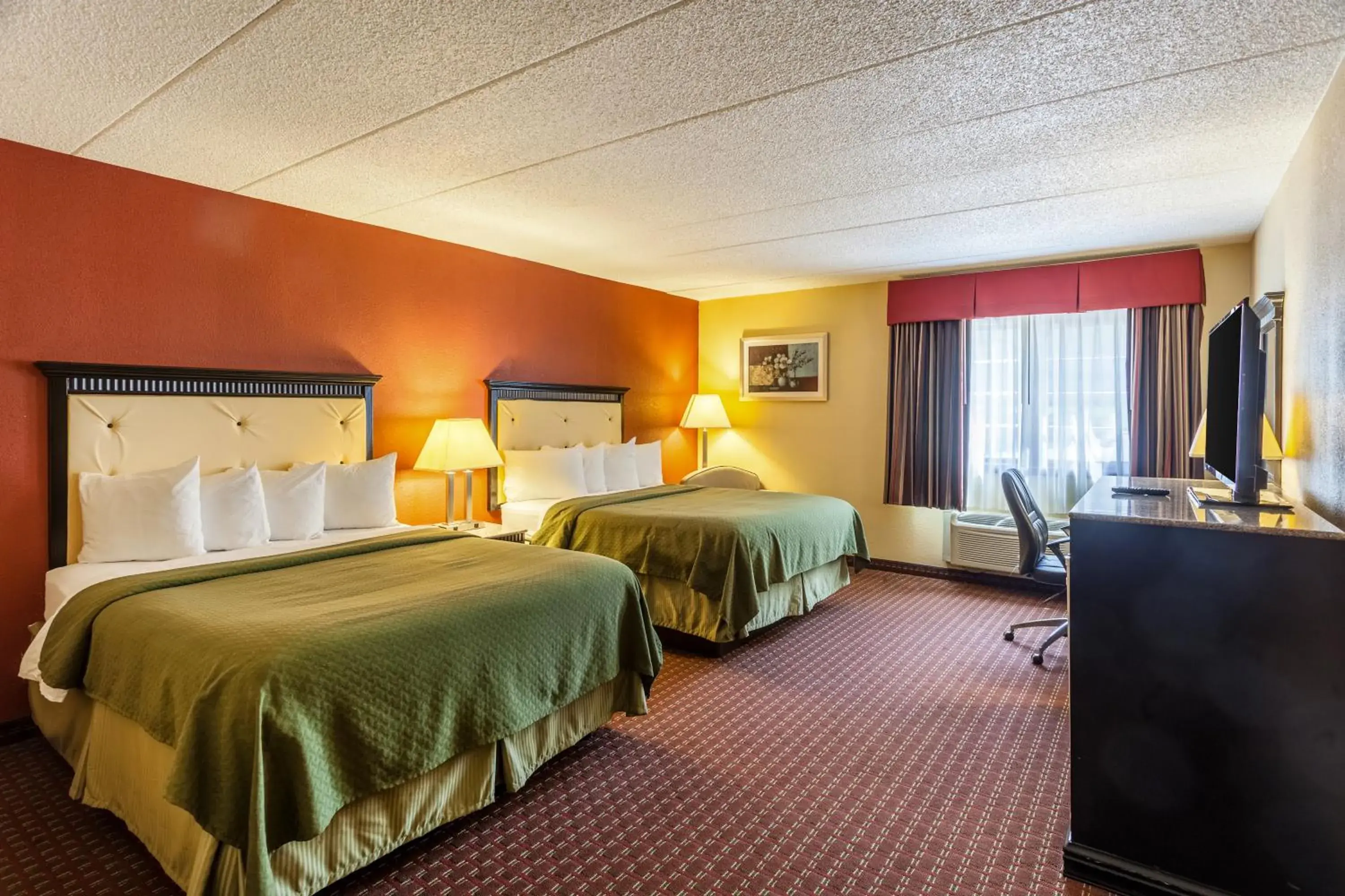 Bed in Quality Inn & Suites Lincoln South Bed in Quality Inn & Suites Lincoln South