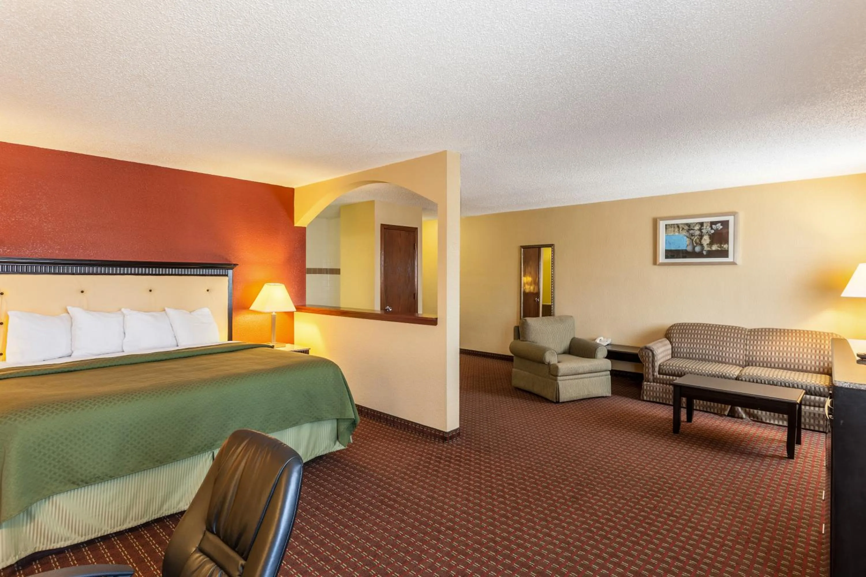 Bedroom, Bed in Quality Inn & Suites Lincoln South