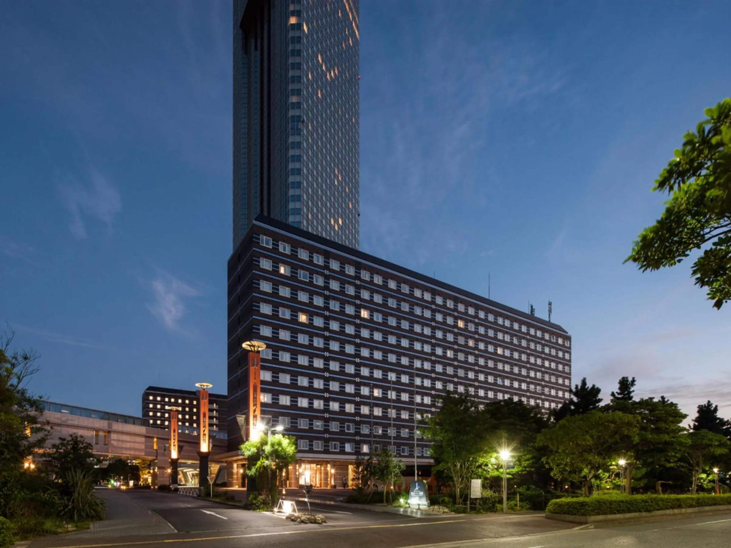 Facade/entrance in APA Hotel & Resort Tokyo Bay Makuhari