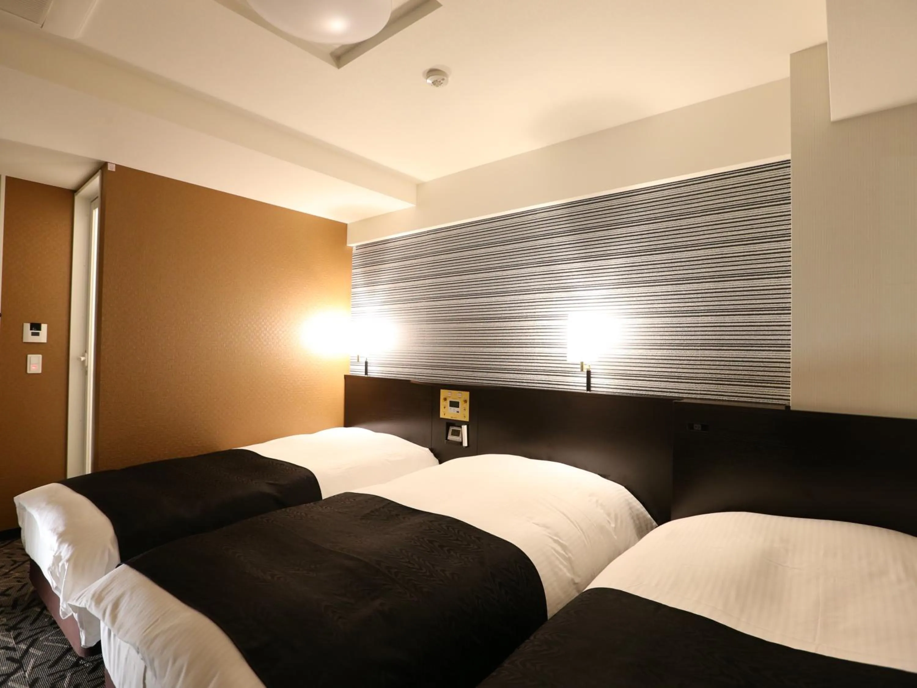 Photo of the whole room, Bed in APA Hotel & Resort Tokyo Bay Makuhari