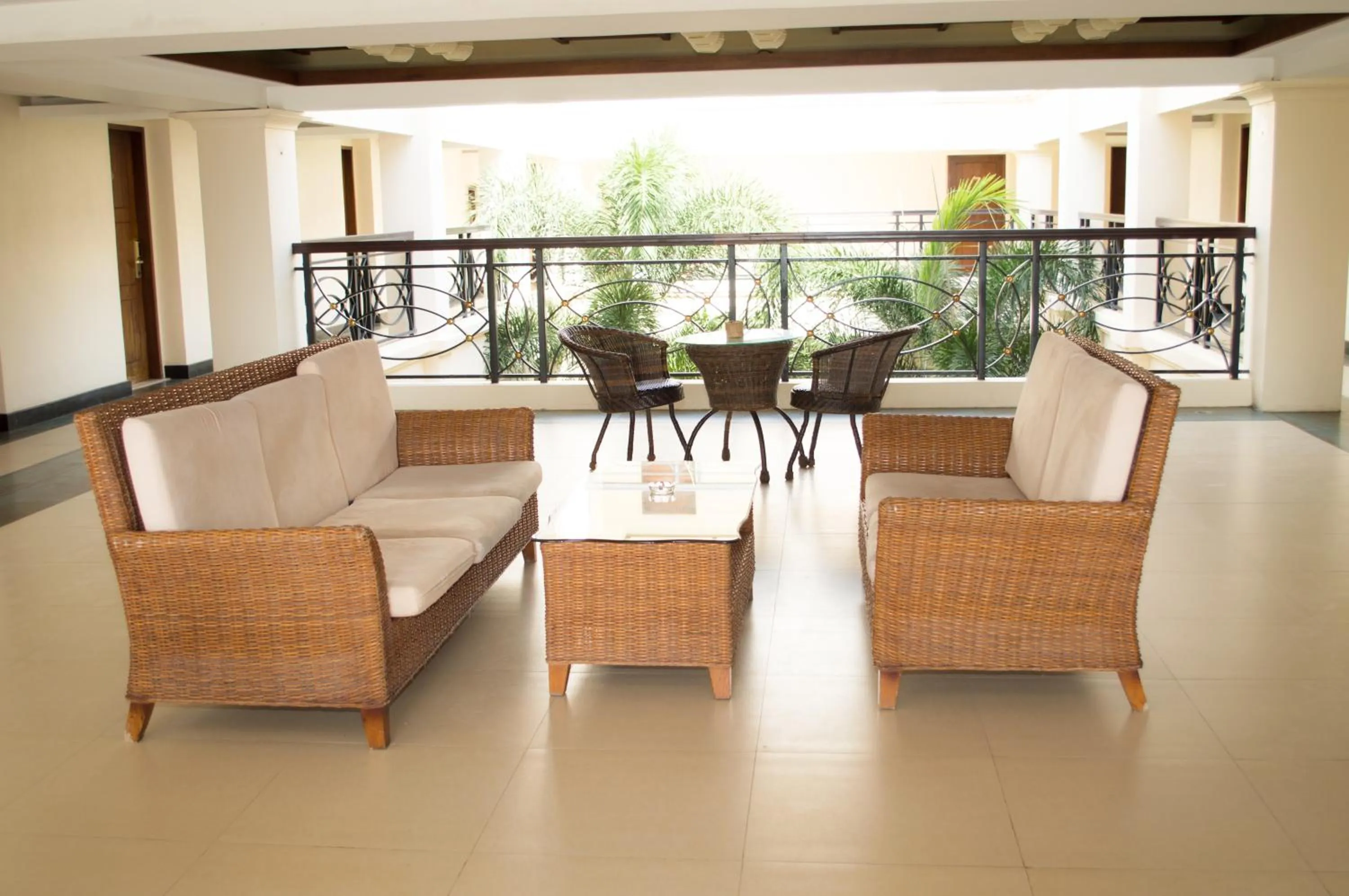 Communal lounge/ TV room in Golden Phoenix Hotel Boracay